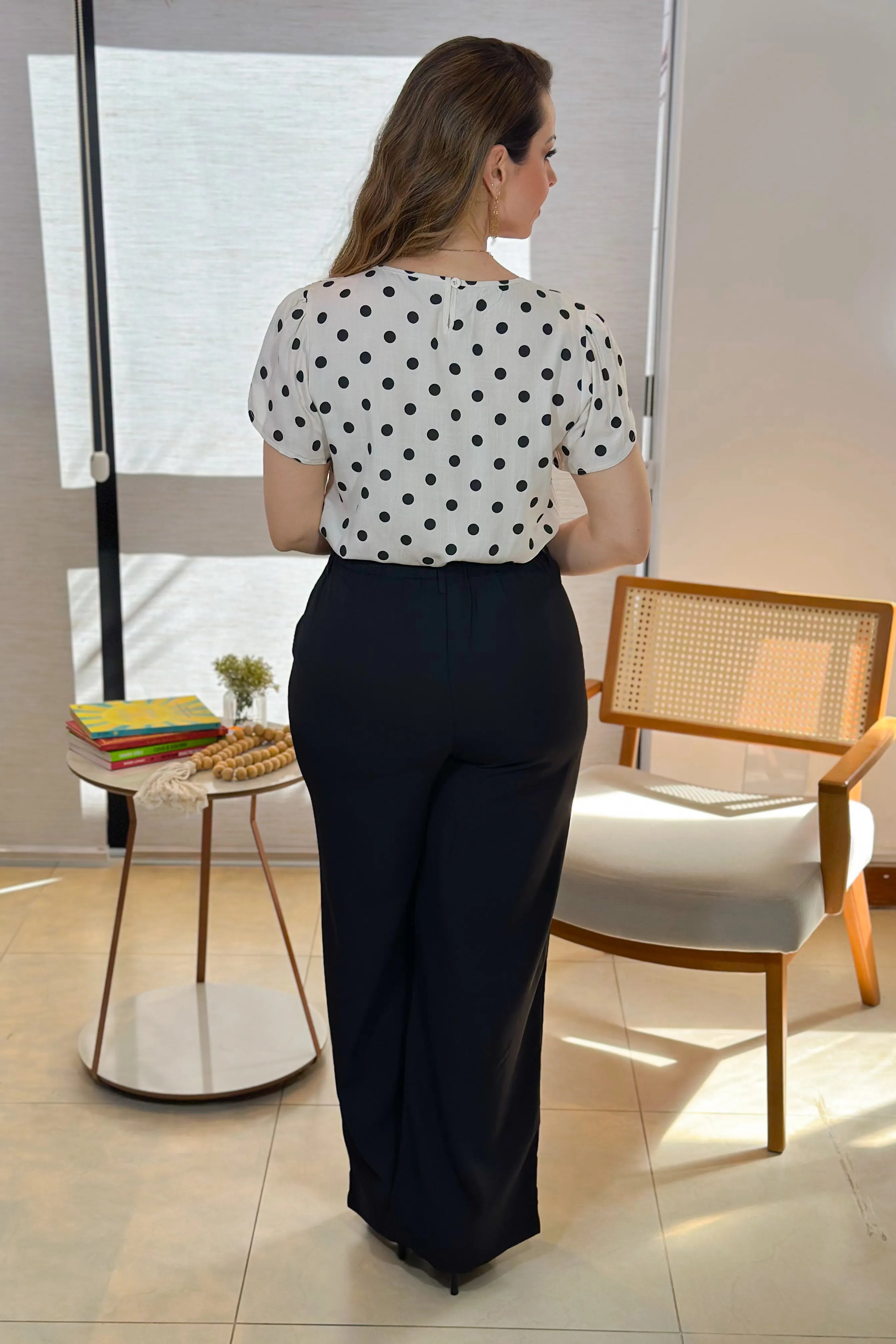 Blusa Manga Curta Visco Transpassada Bela Estampada Poá Preta