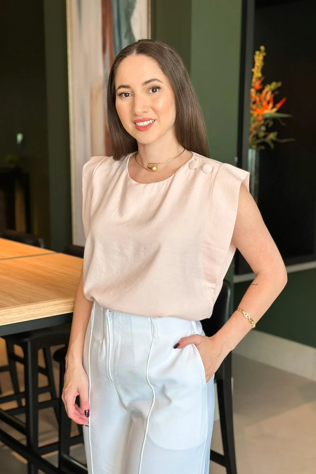 Blusa Regata Detalhe Botão Ombro Miriam Rosa Claro
