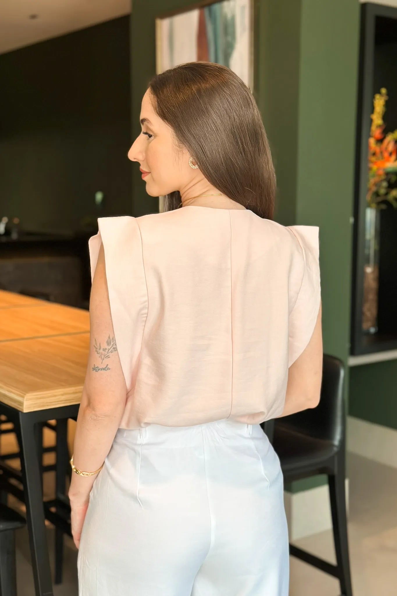 Blusa Regata Detalhe Botão Ombro Miriam Rosa Claro