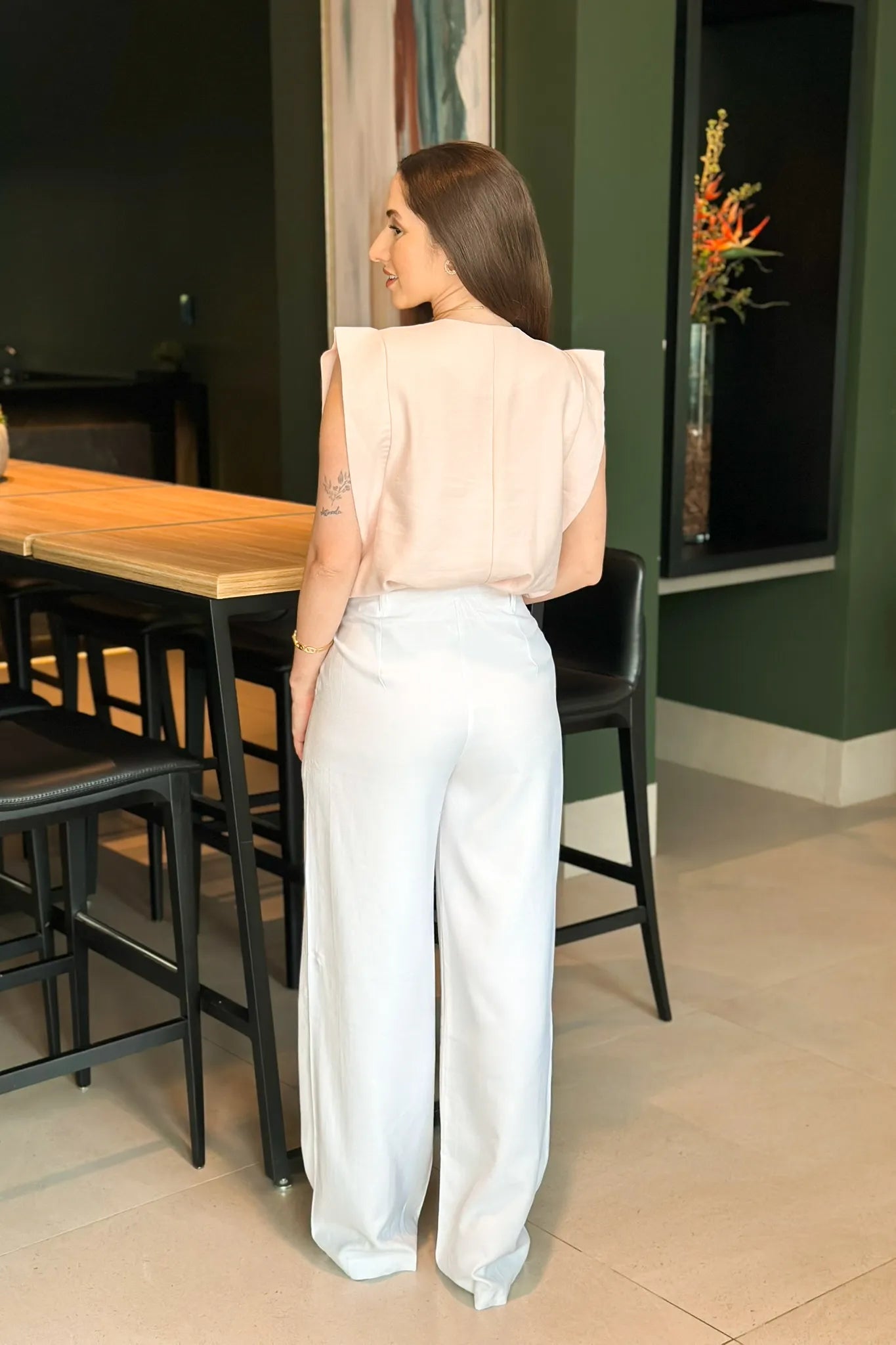Blusa Regata Detalhe Botão Ombro Miriam Rosa Claro