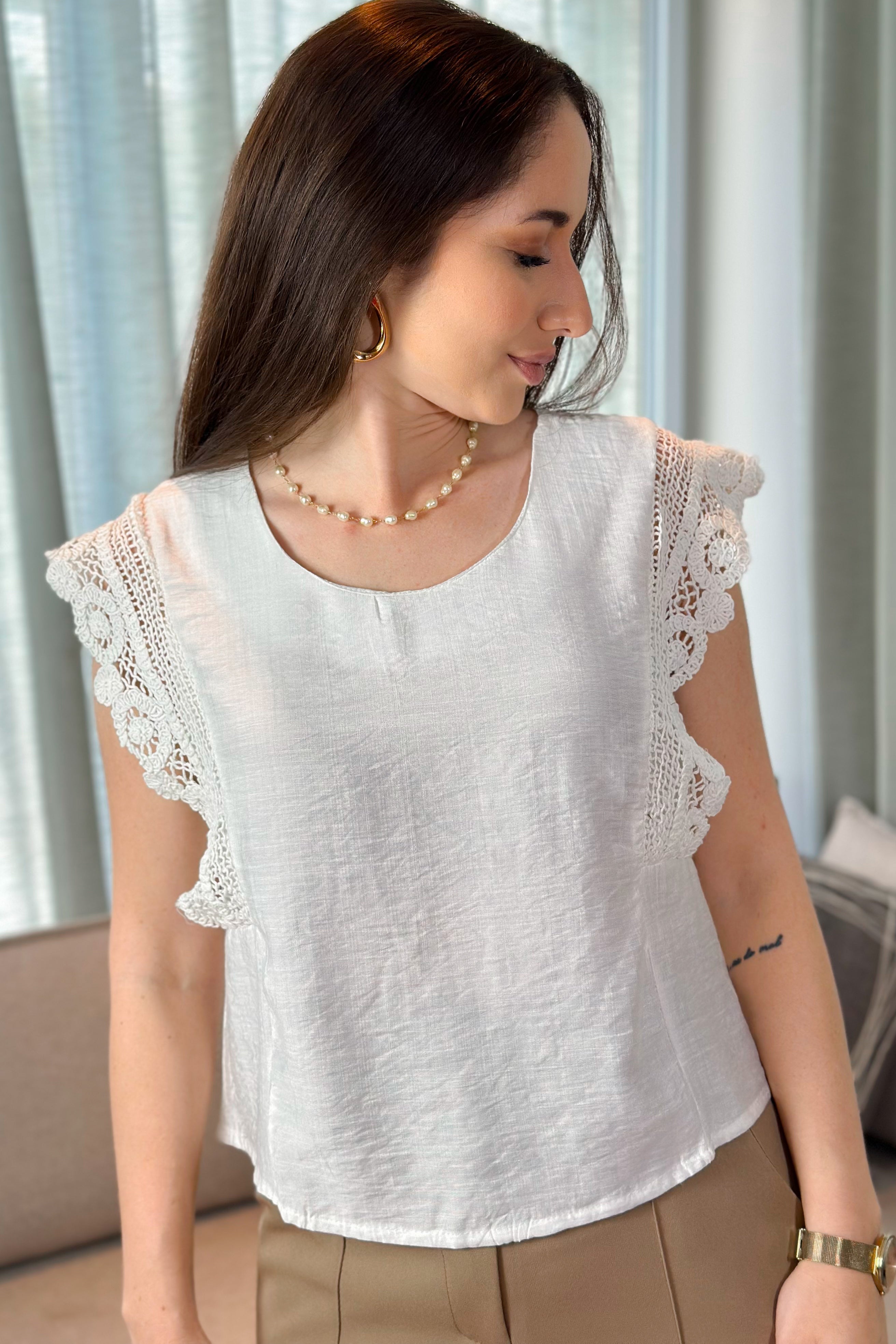 Blusa Max Cropedd Visco Natural Detalhe Manga Bordada Regina Branca