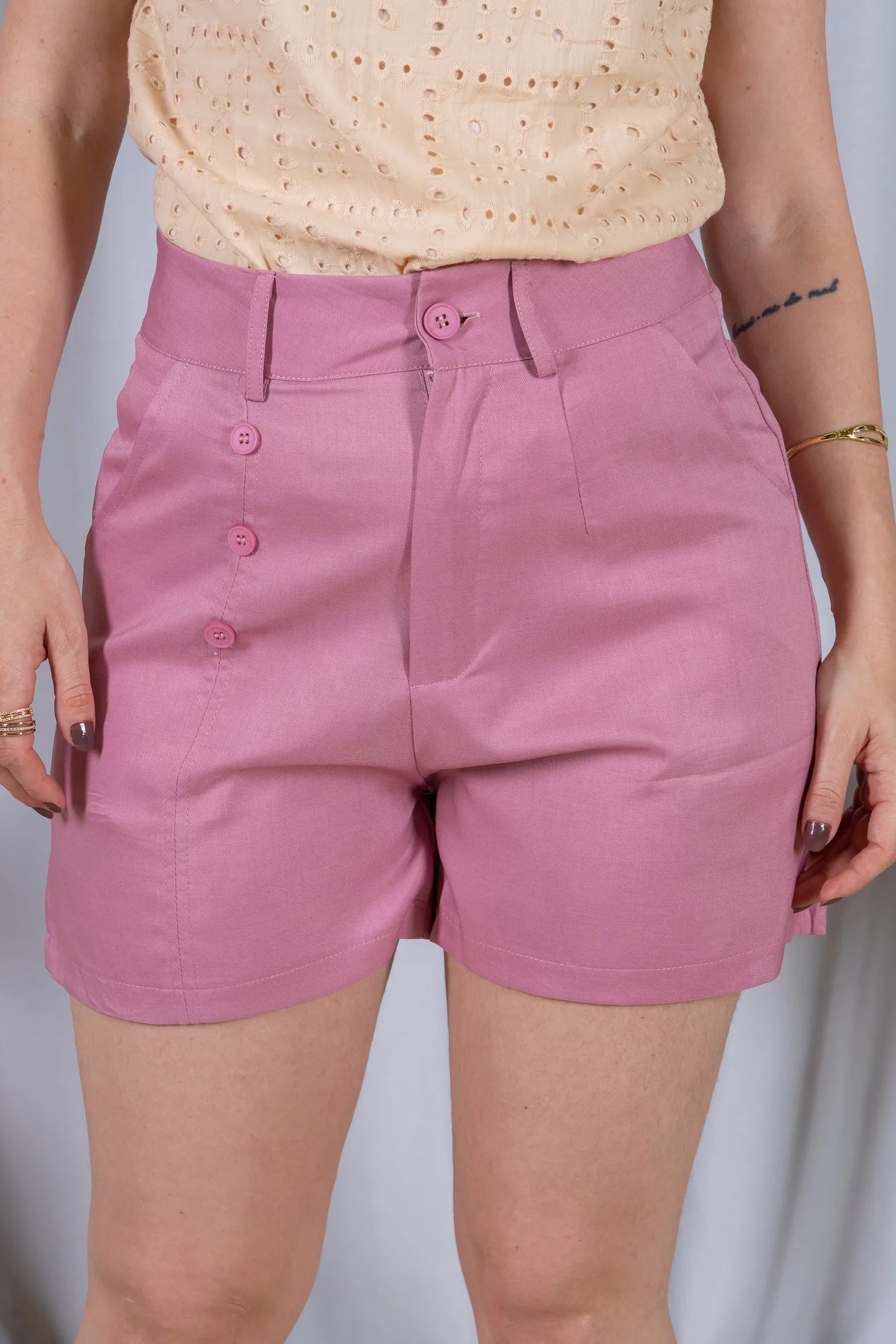 Bermuda Detalhes Botões Crepe Alfaiataria Débora Rosa