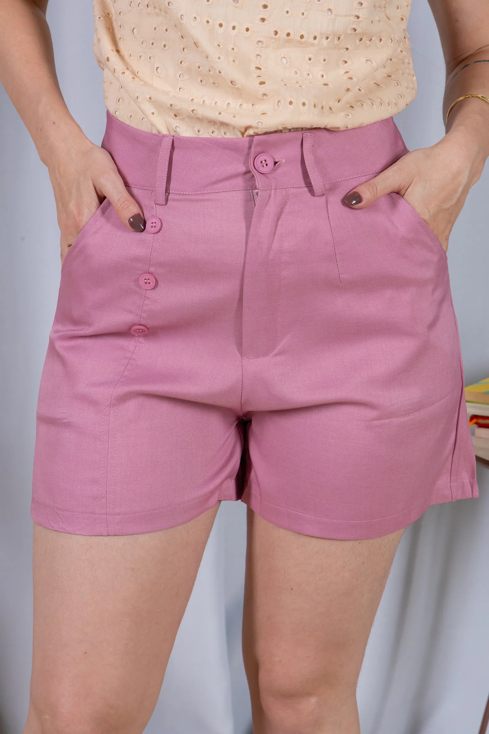 Bermuda Detalhes Botões Crepe Alfaiataria Débora Rosa