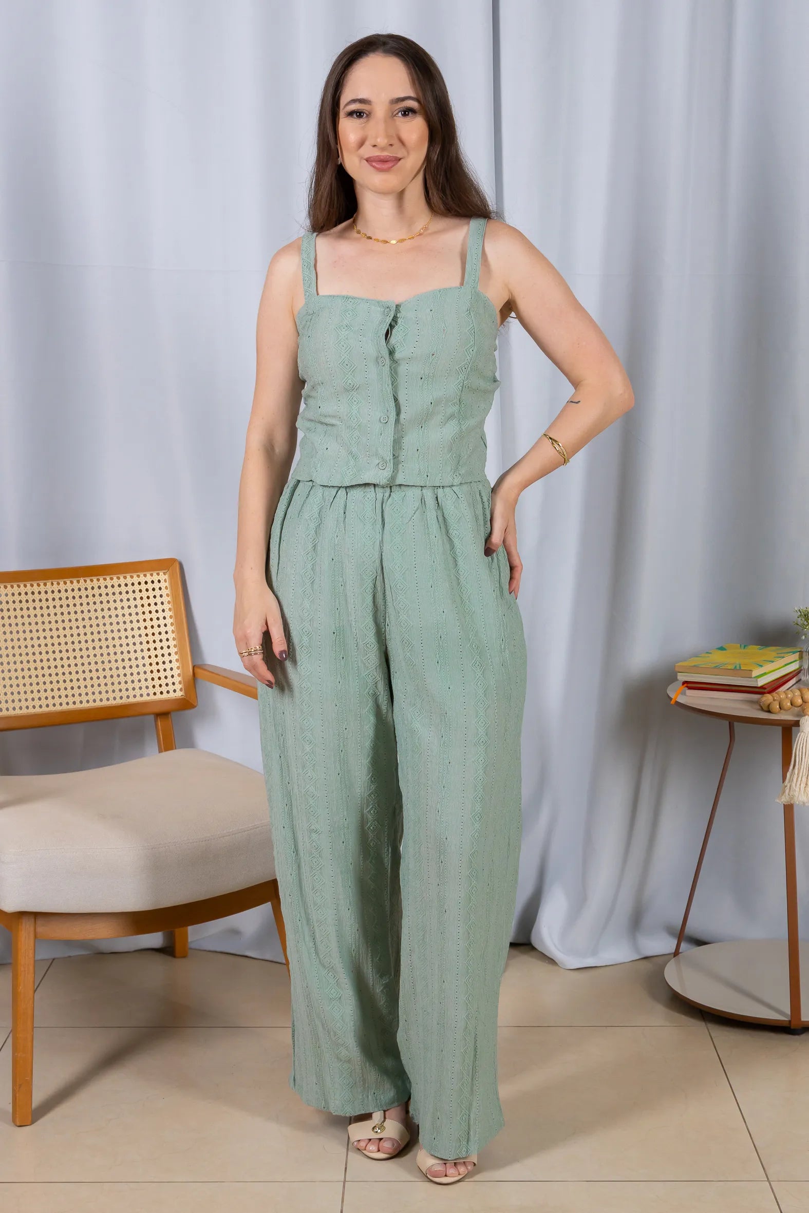 Calça Pantalona Bordado e Cós com Elástico Crepe Soft Carla Verde