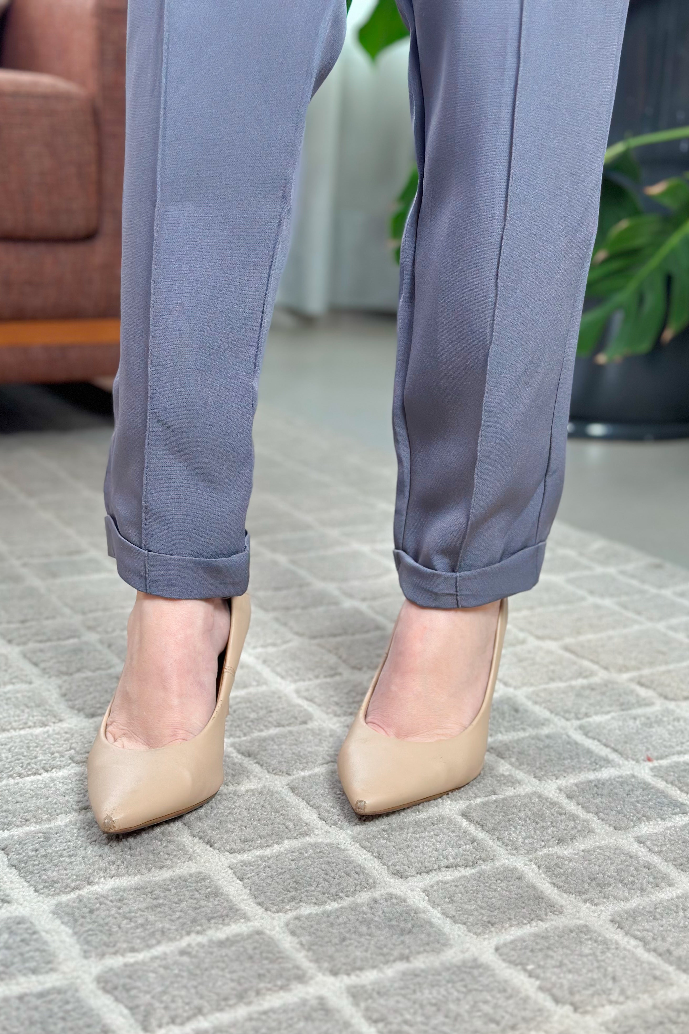 Calça Corte Reto Alfaiataria Botão Duplo Pietra Cinza