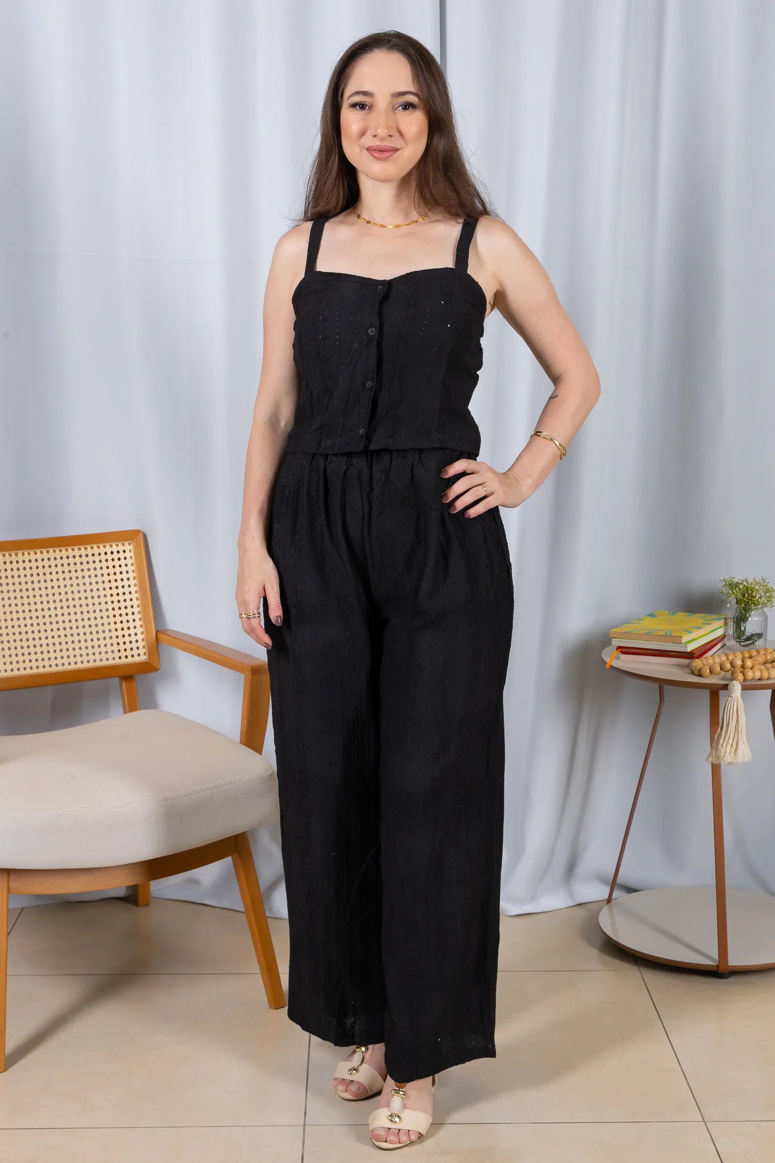 Calça Pantalona Bordado e Cós com Elástico Crepe Soft Carla Preto
