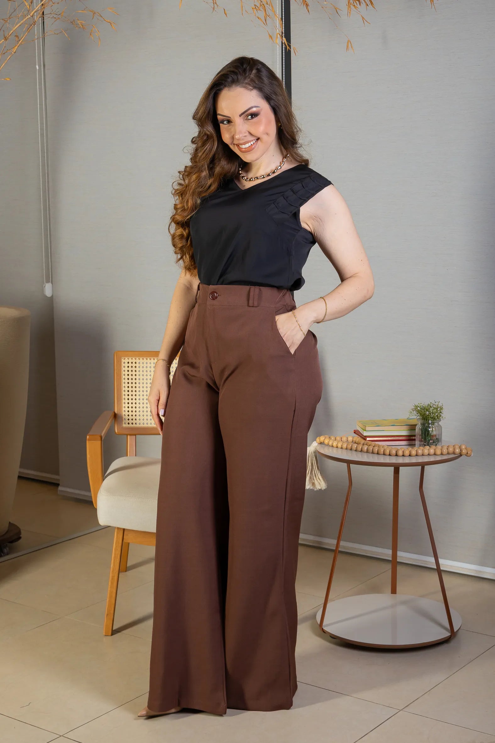 Calça Pantalona Alfaiataria Lux Detalhe Passador Grazi Massafera Marrom