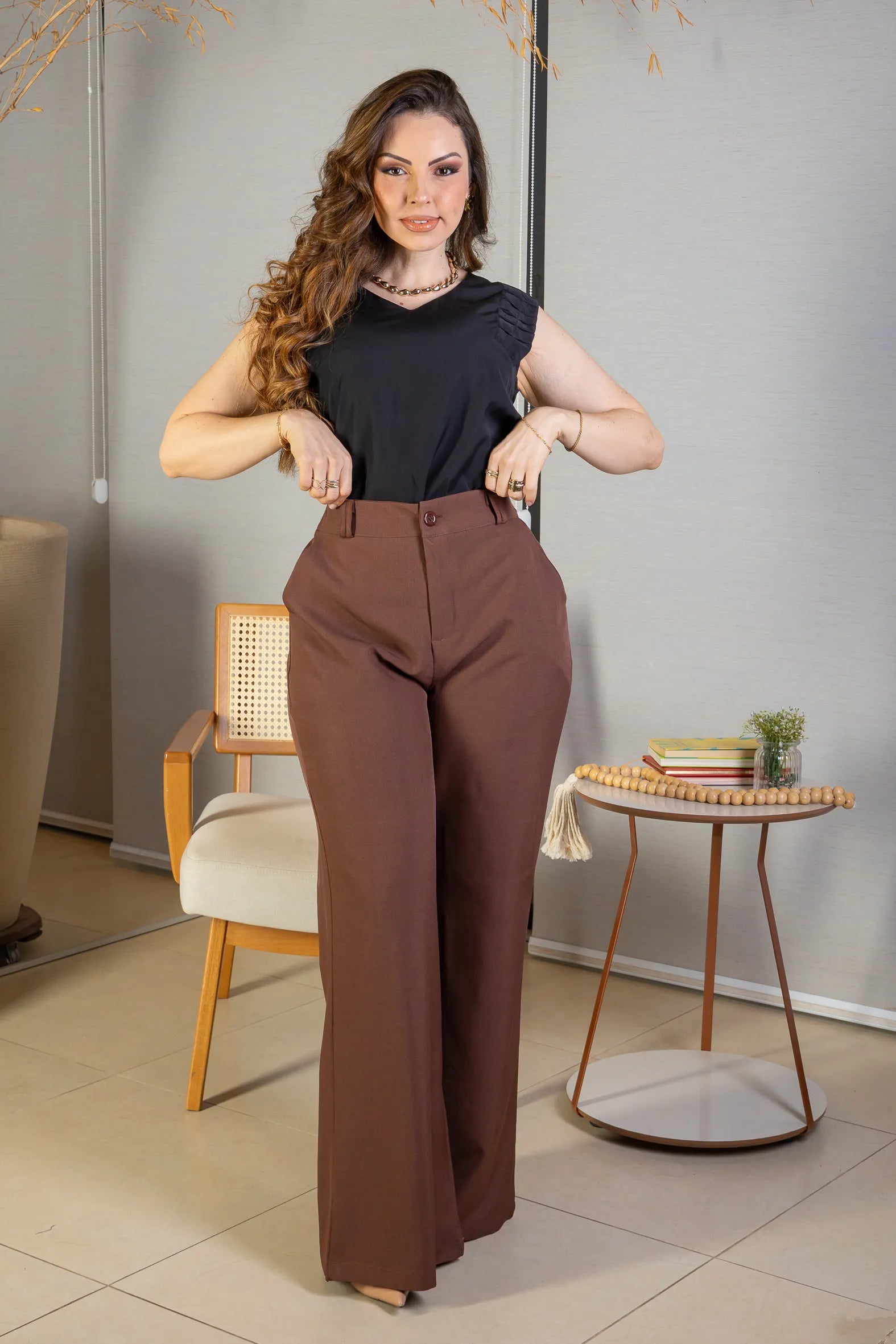 Calça Pantalona Alfaiataria Lux Detalhe Passador Grazi Massafera Marrom