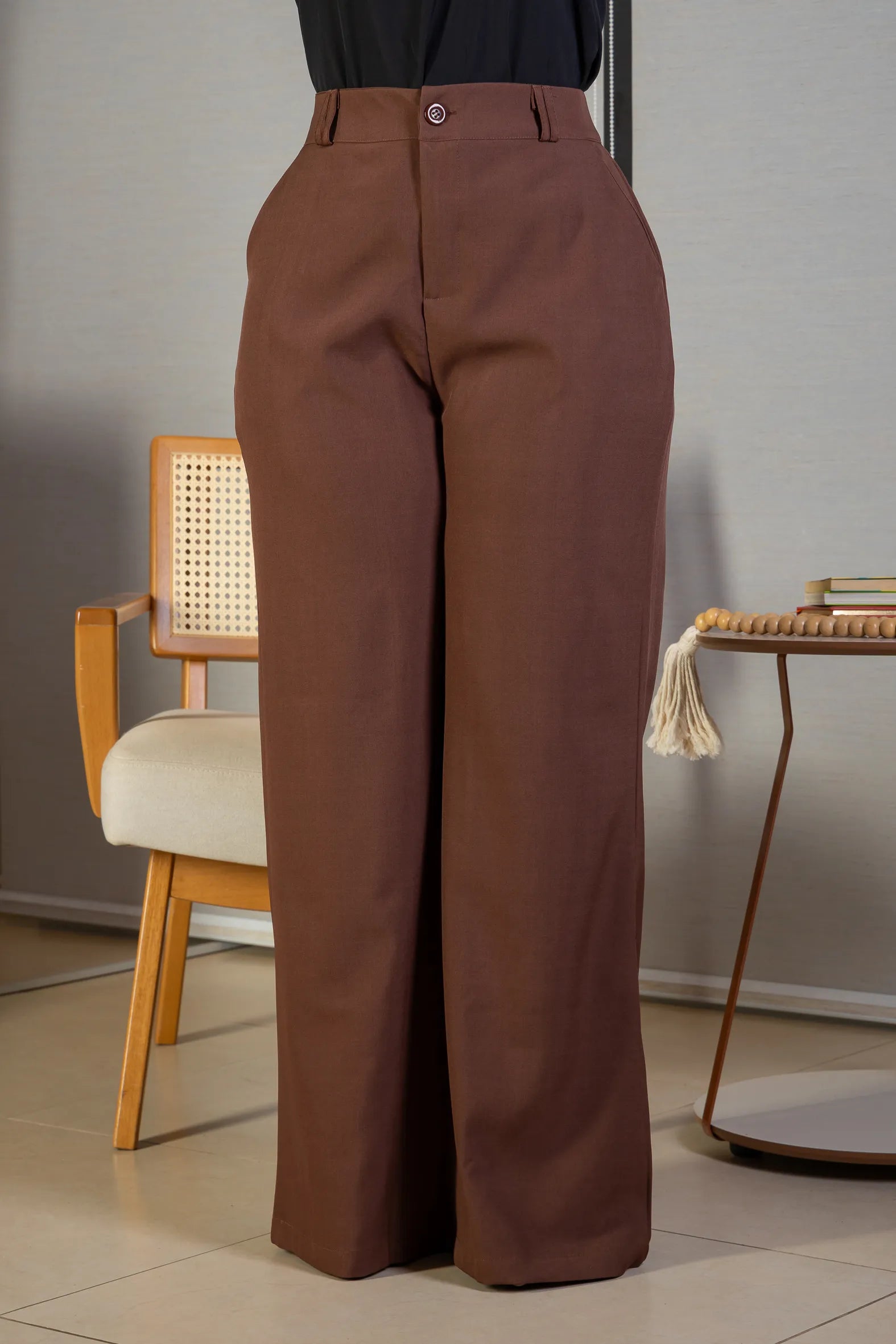 Calça Pantalona Alfaiataria Lux Detalhe Passador Grazi Massafera Marrom