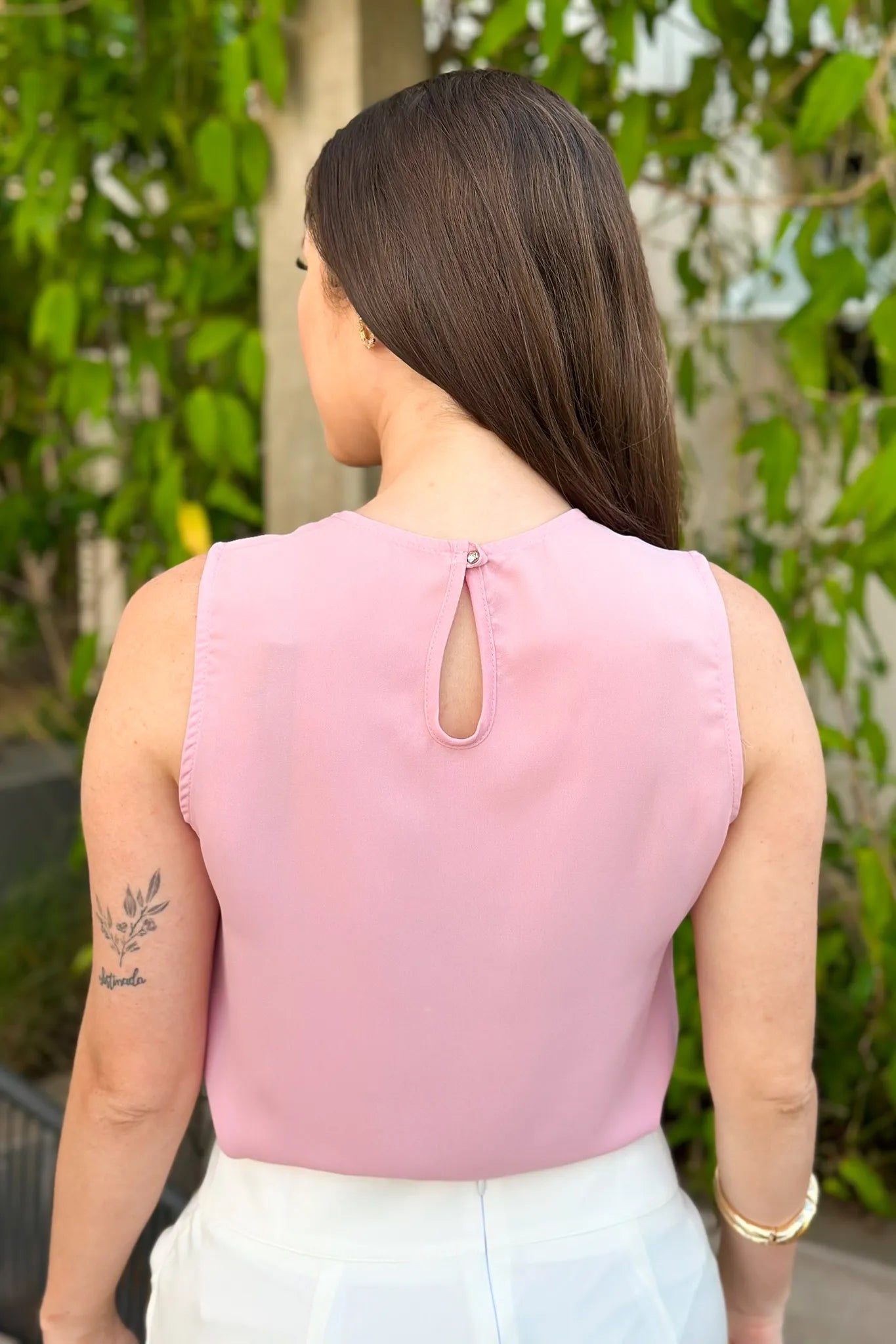 Blusa Regata Detalhe Broche Mariana Rosa Claro