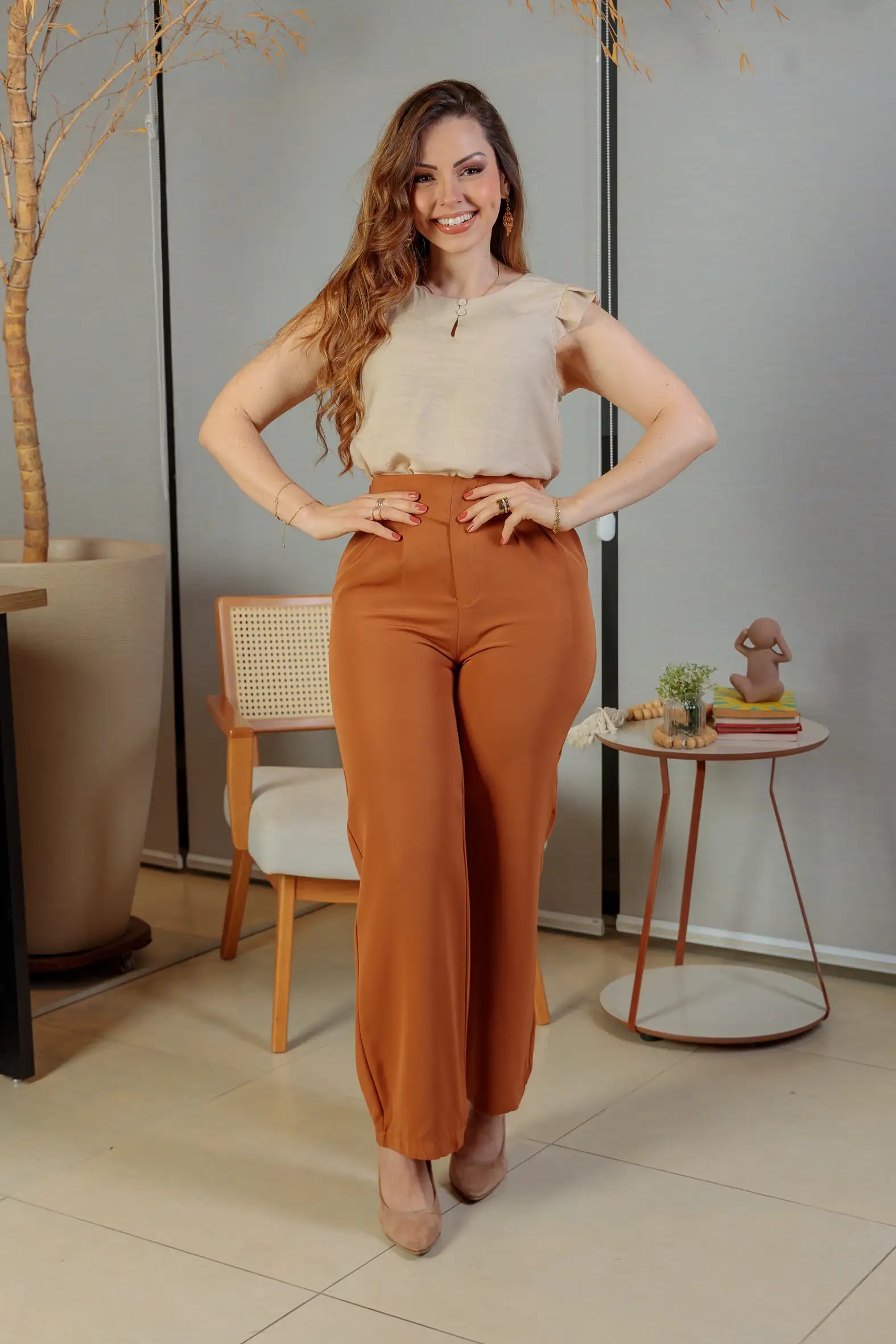 Blusa Babados Manga Detalhe Botão Visco Brise Yara Bege
