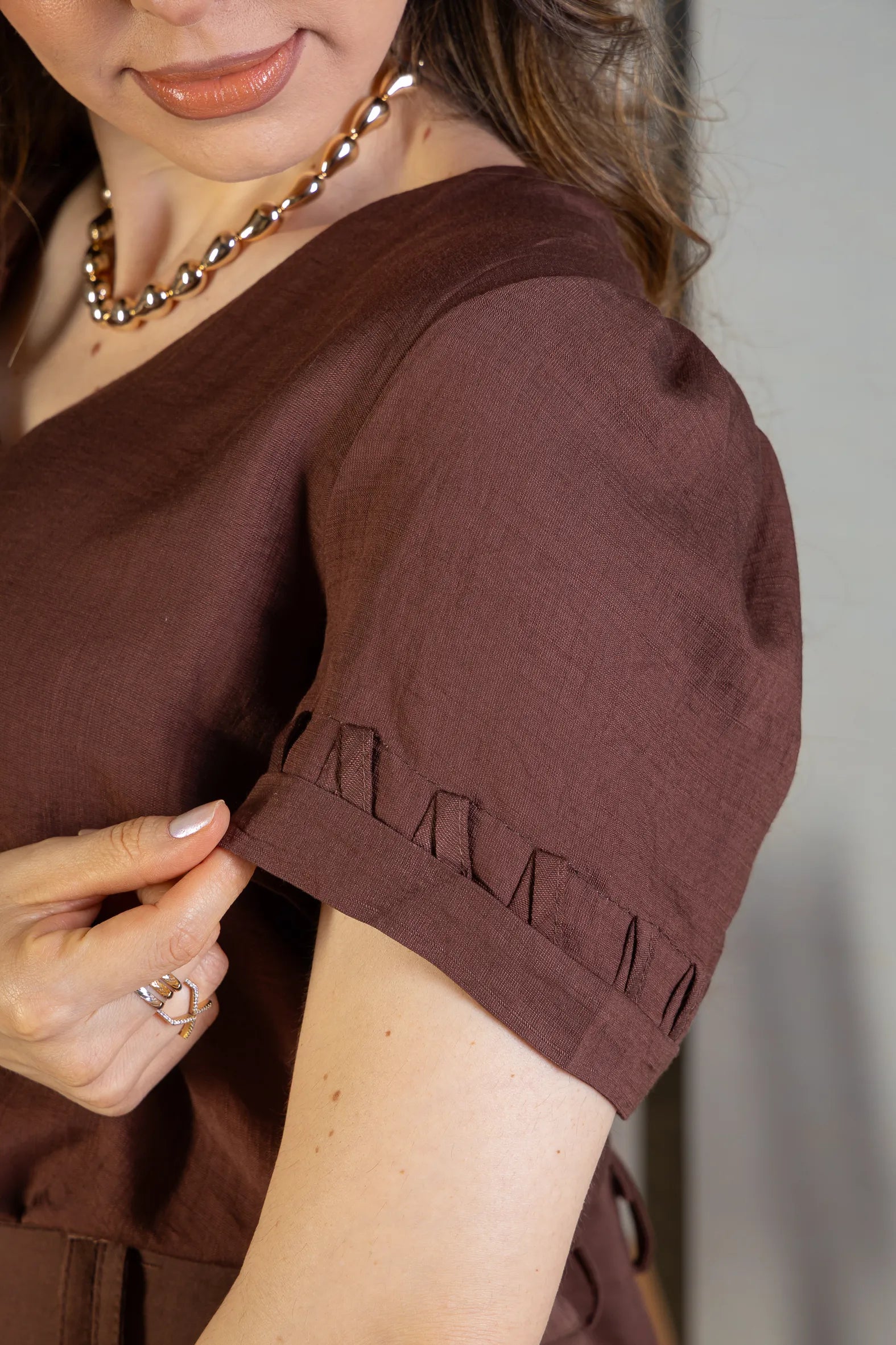 Blusa Manga Curta Decote "V" Visco Nature Gal Costa Marrom