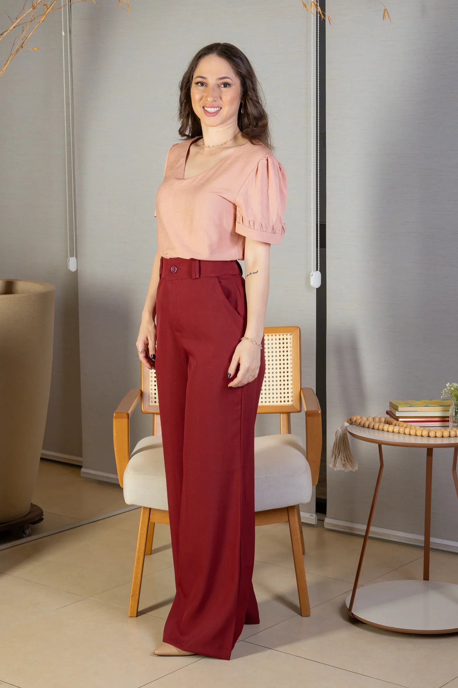 Calça Pantalona Alfaiataria Lux Detalhe Passador Grazi Massafera Marsala