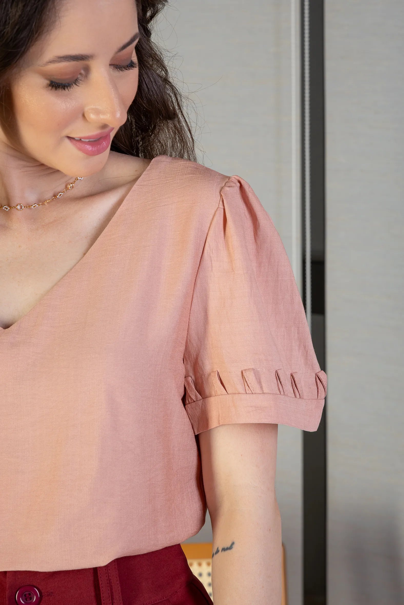 Blusa Manga Curta Decote "V" Visco Nature Gal Costa Rose