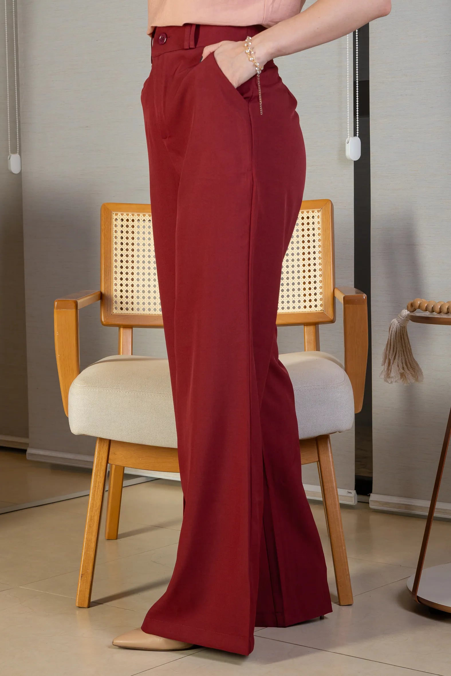 Calça Pantalona Alfaiataria Lux Detalhe Passador Grazi Massafera Marsala