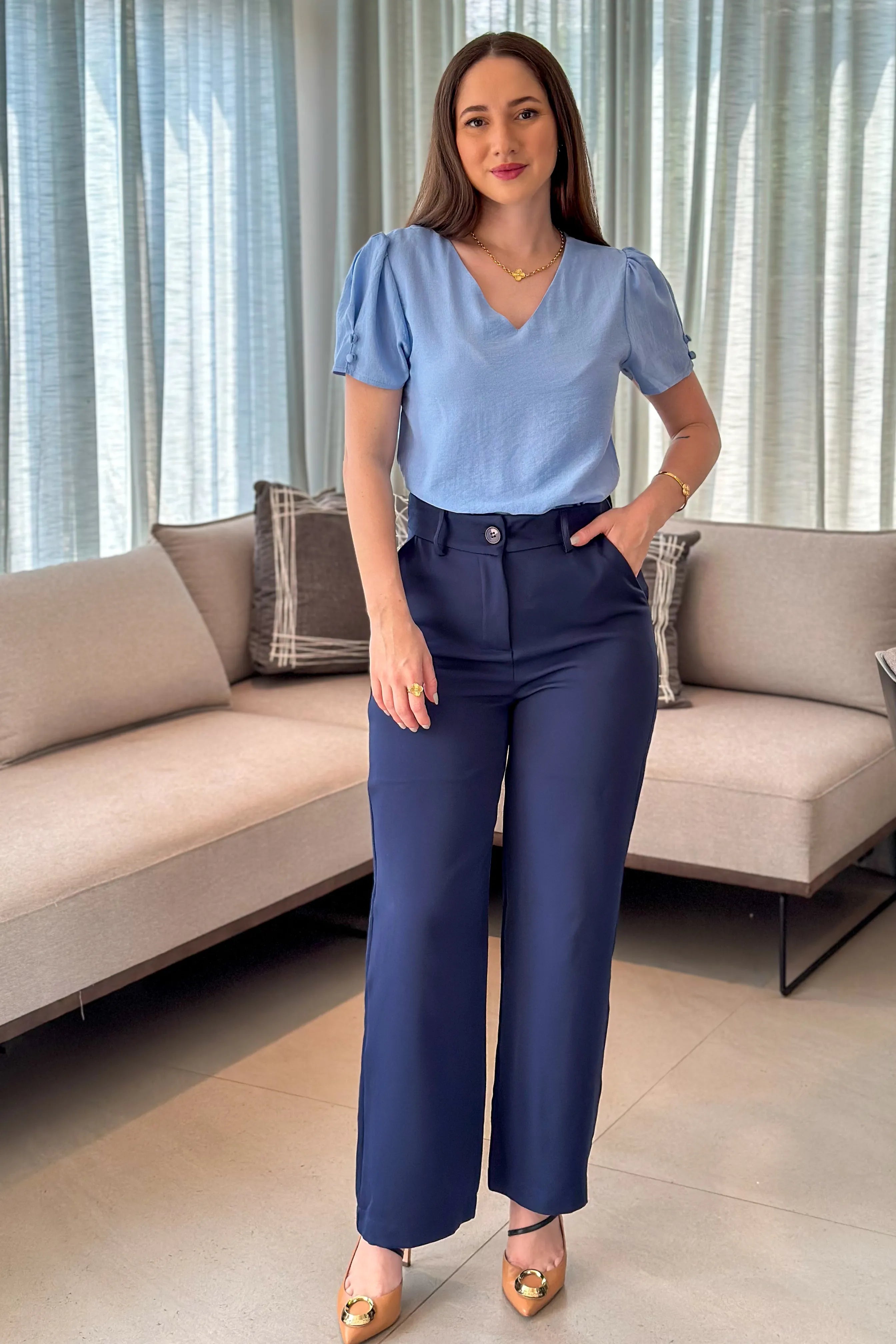 Blusa Manga Curta Decote "V" Detalhe Botões Lúcia Azul