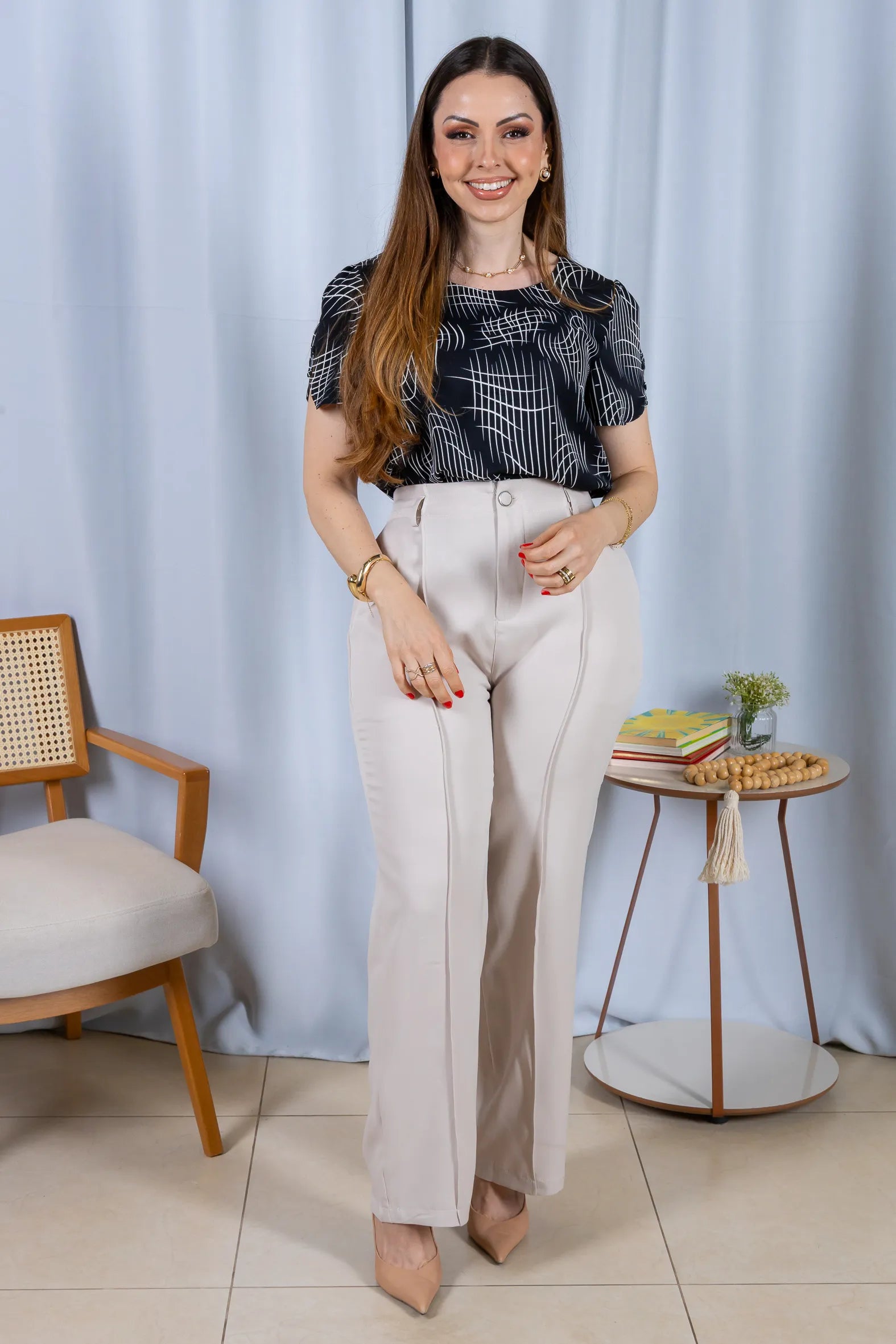 Blusa Manga Curta Botões Crepe Classic Magda Estampada Preta