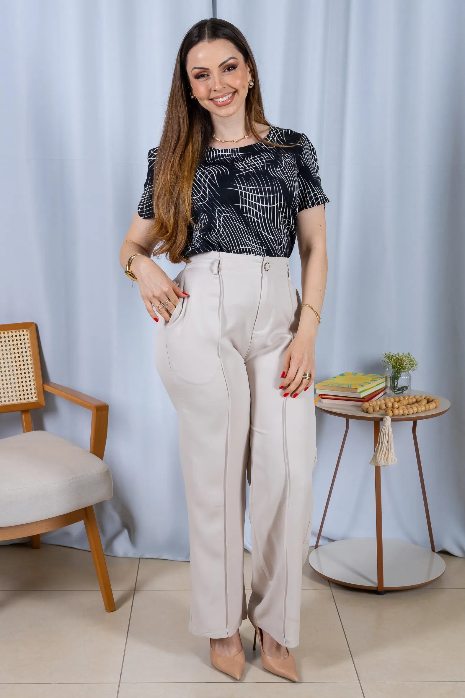 Blusa Manga Curta Botões Crepe Classic Magda Estampada Preta