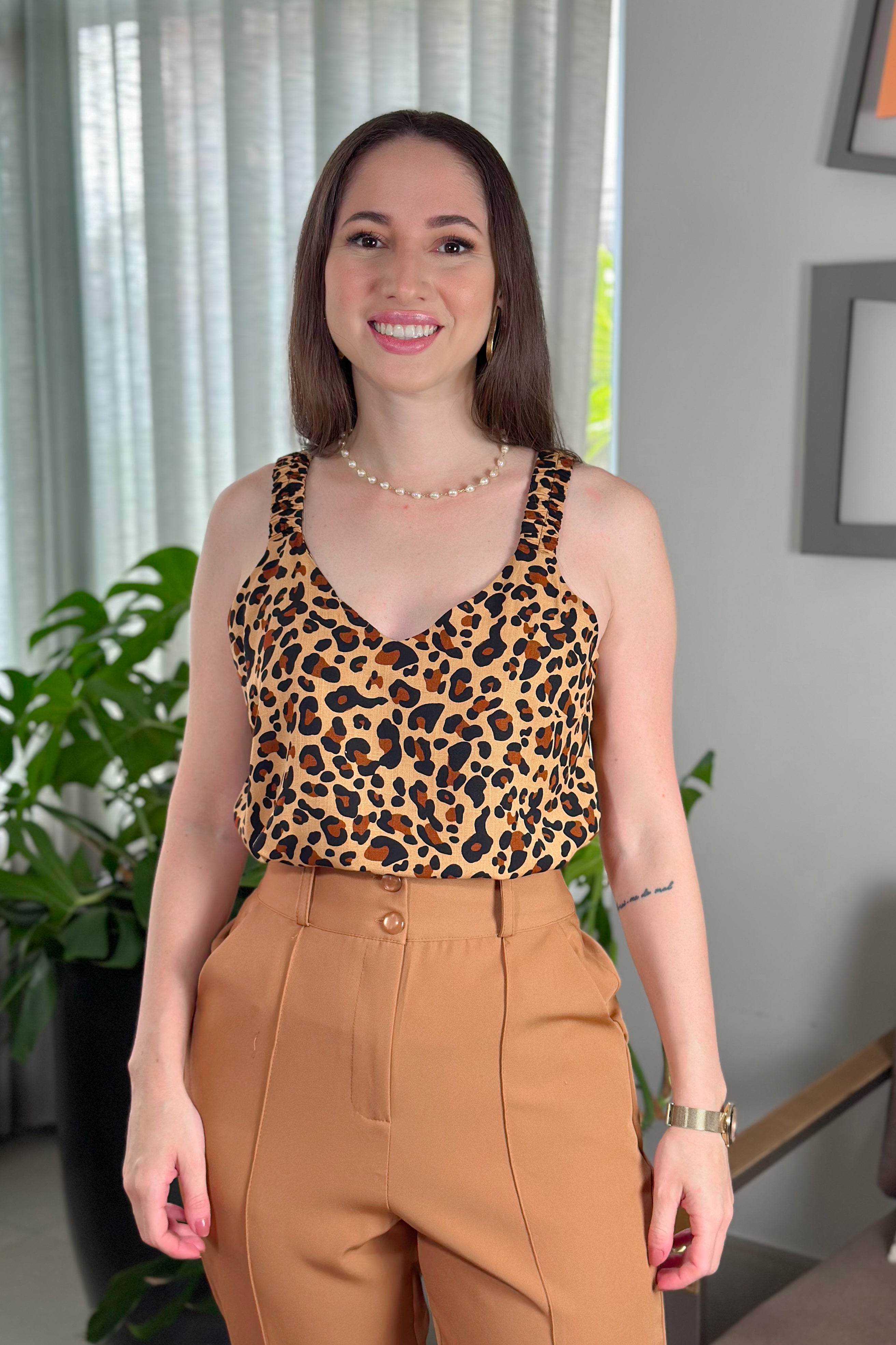 Blusa Regata Viscose Detalhe Alça Isis Estampada Marrom