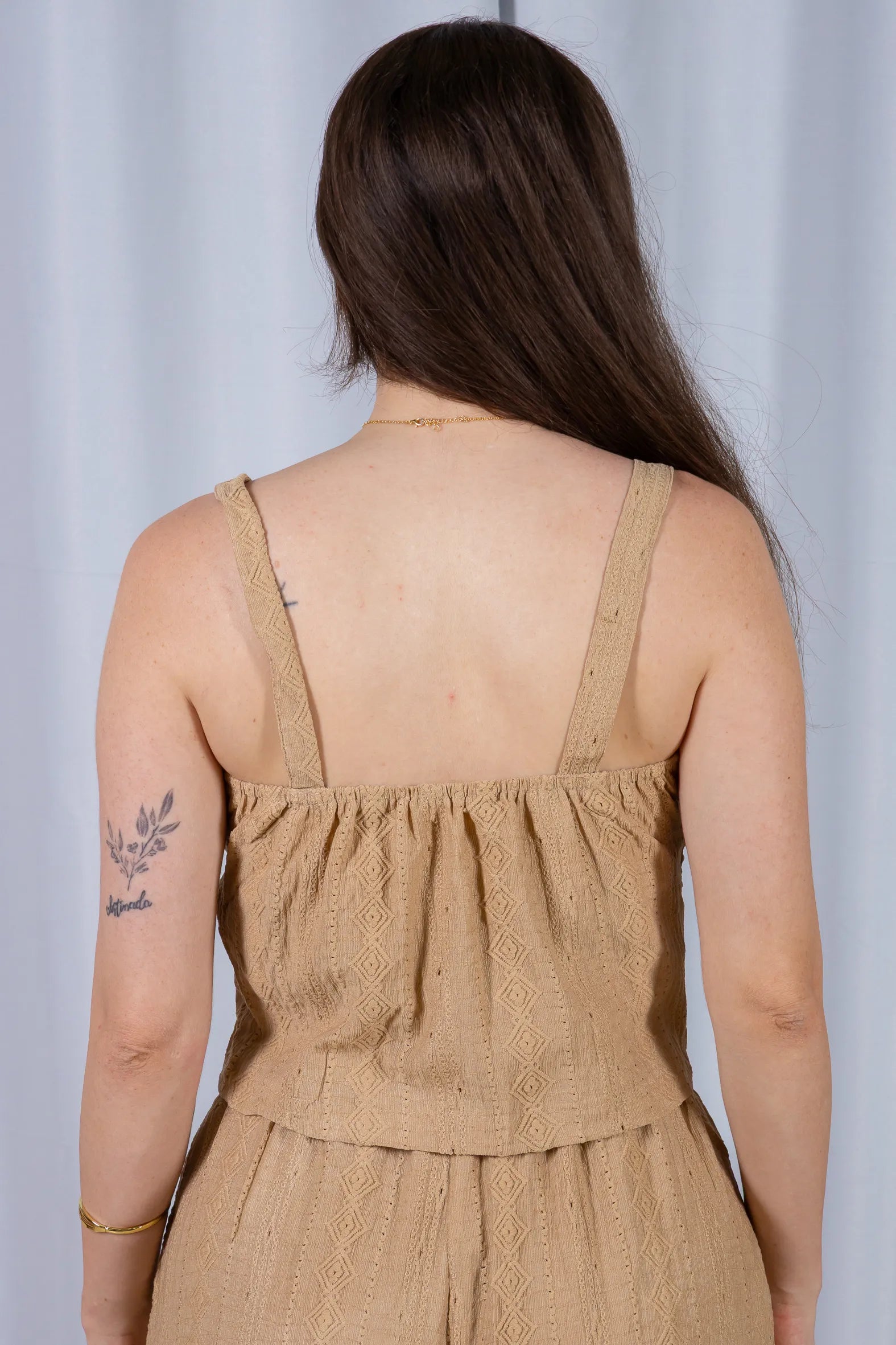 Cropped Alça com Bordado e Botões Crepe Soft Carla Bege