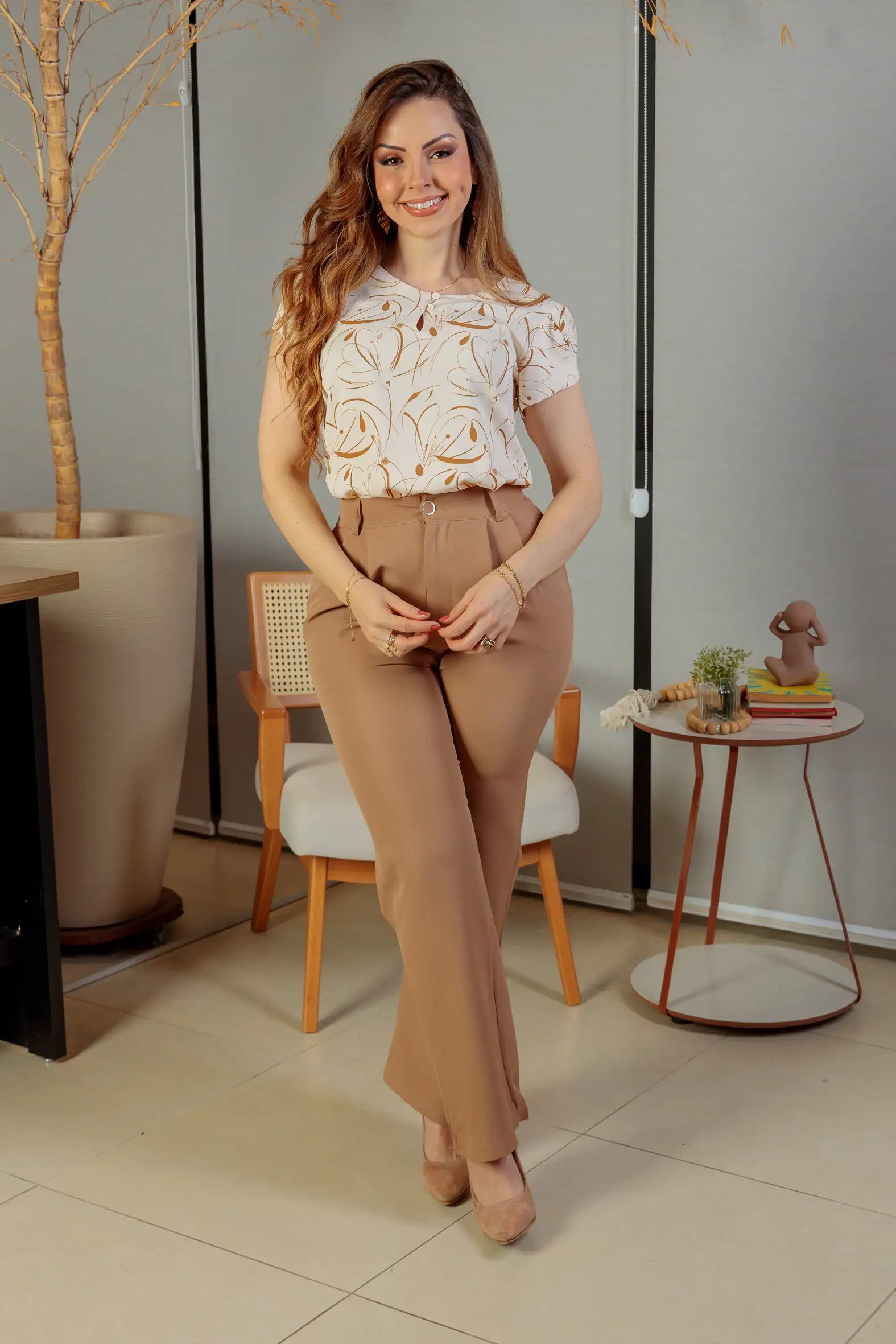Blusa Manga Curta Transpassada Crepe Classic Celina Estampada Marrom