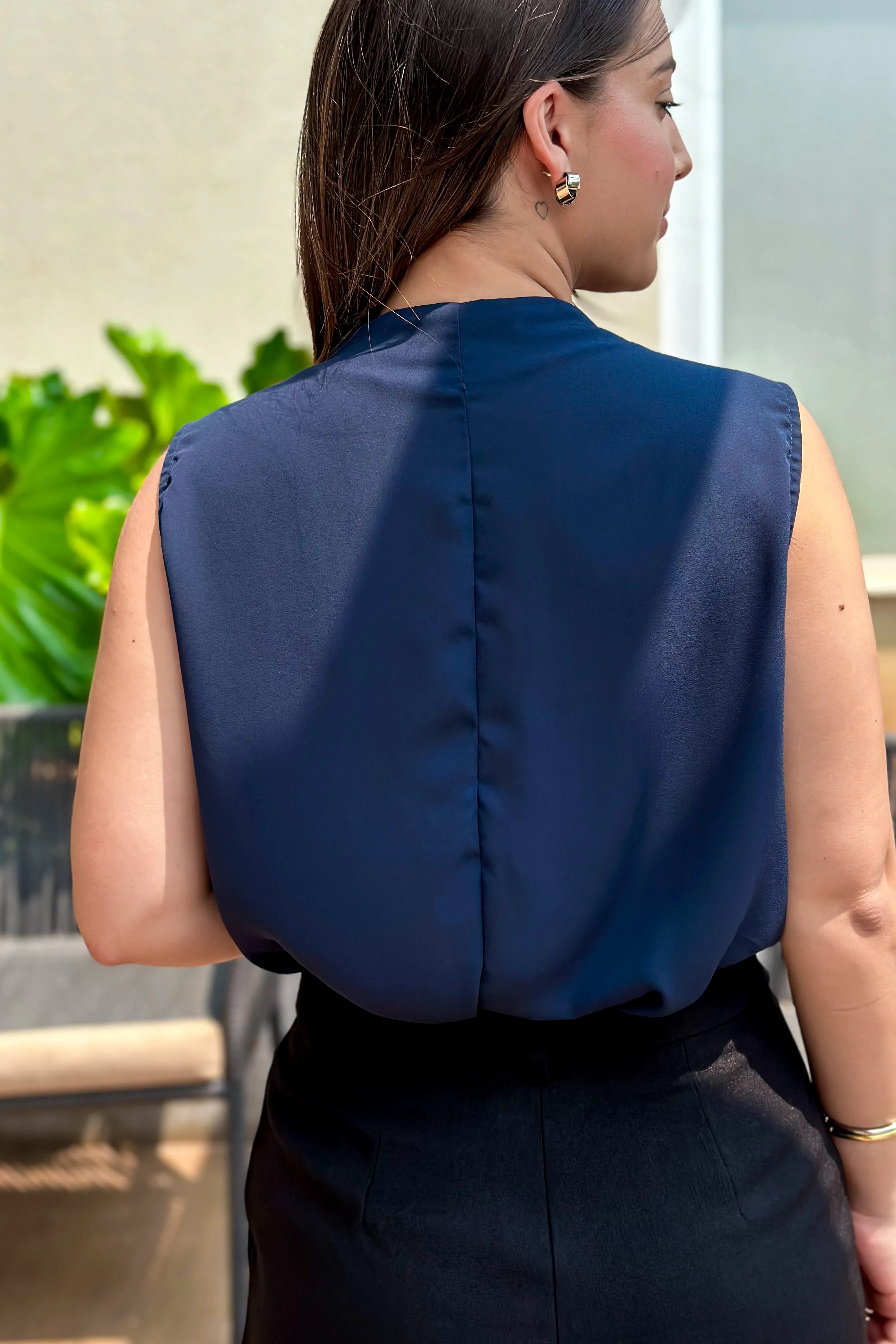 Blusa Regata Decote Transpassado Marcela Azul Marinho