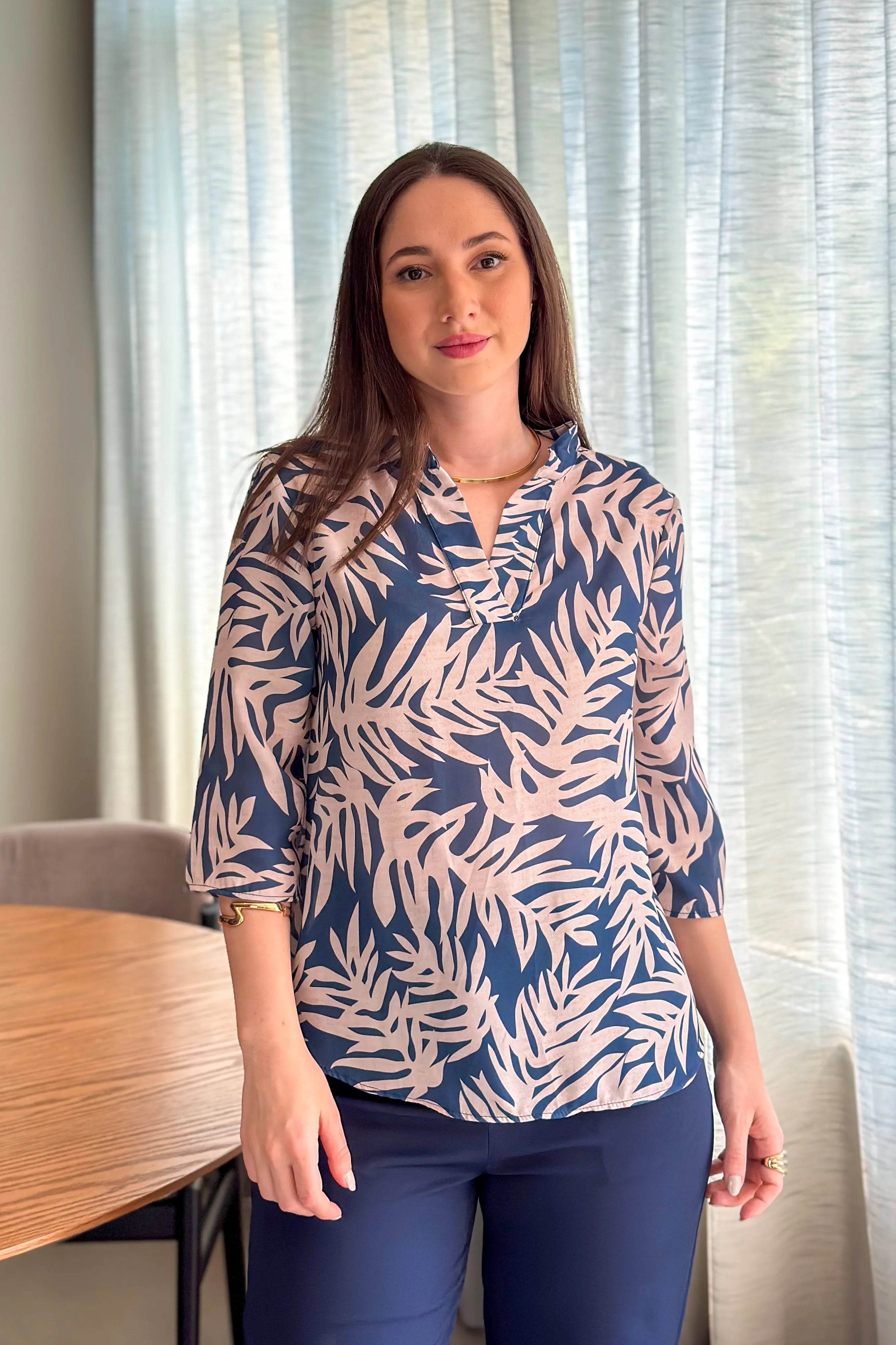 Blusa Manga 3/4 Decote "V" Deise Estampada Azul