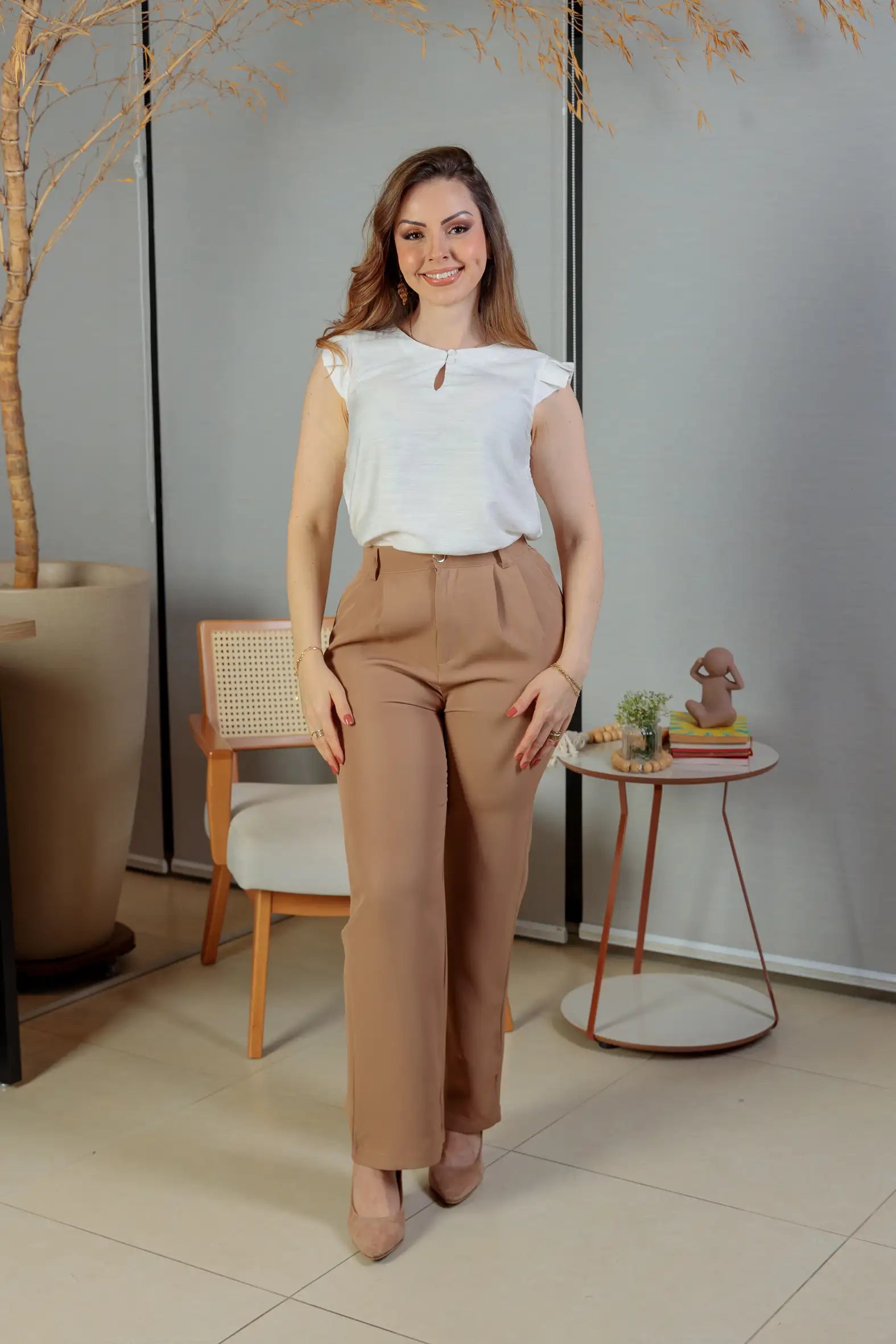Blusa Babados Manga Detalhe Botão Visco Brise Yara Branca