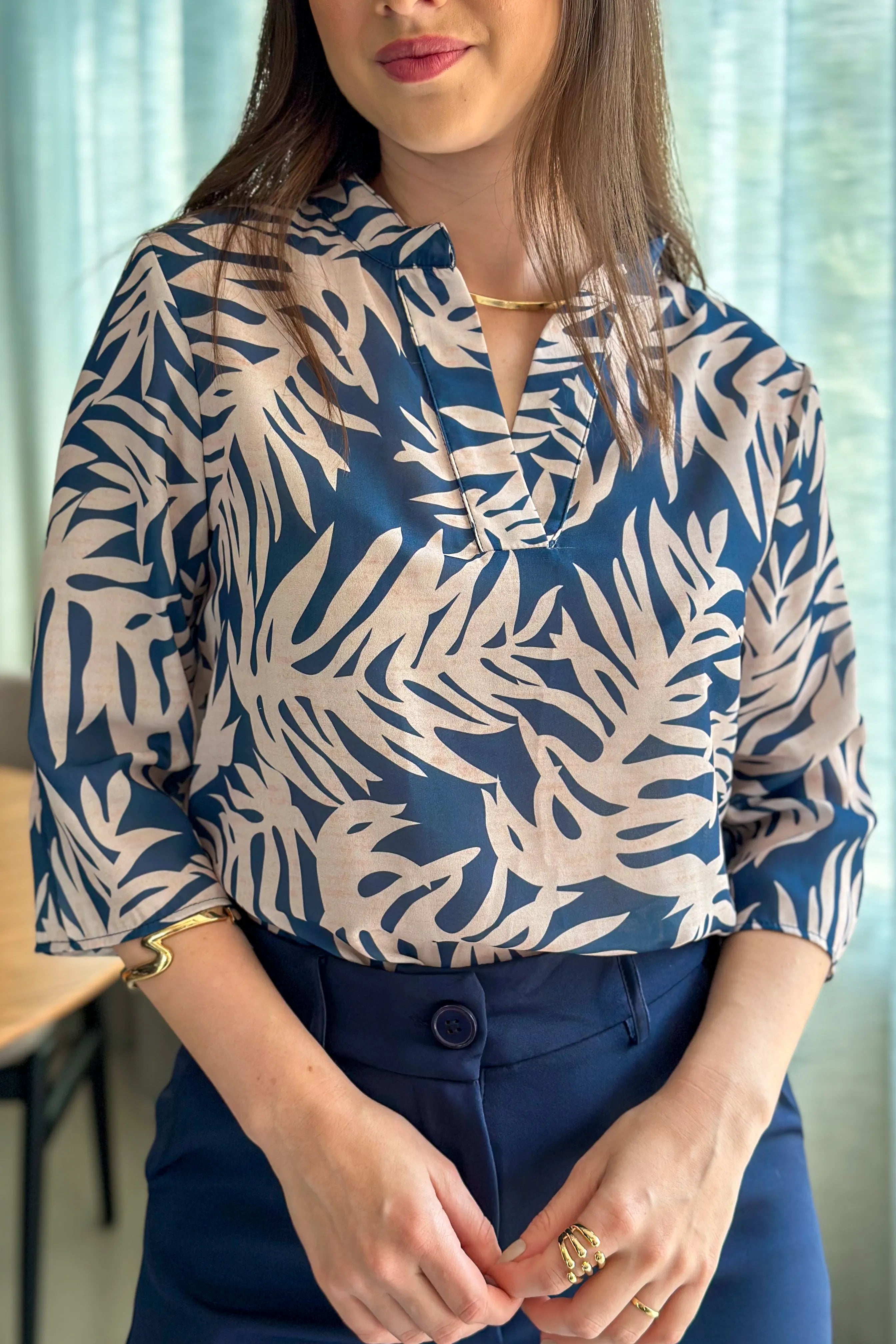 Blusa Manga 3/4 Decote "V" Deise Estampada Azul