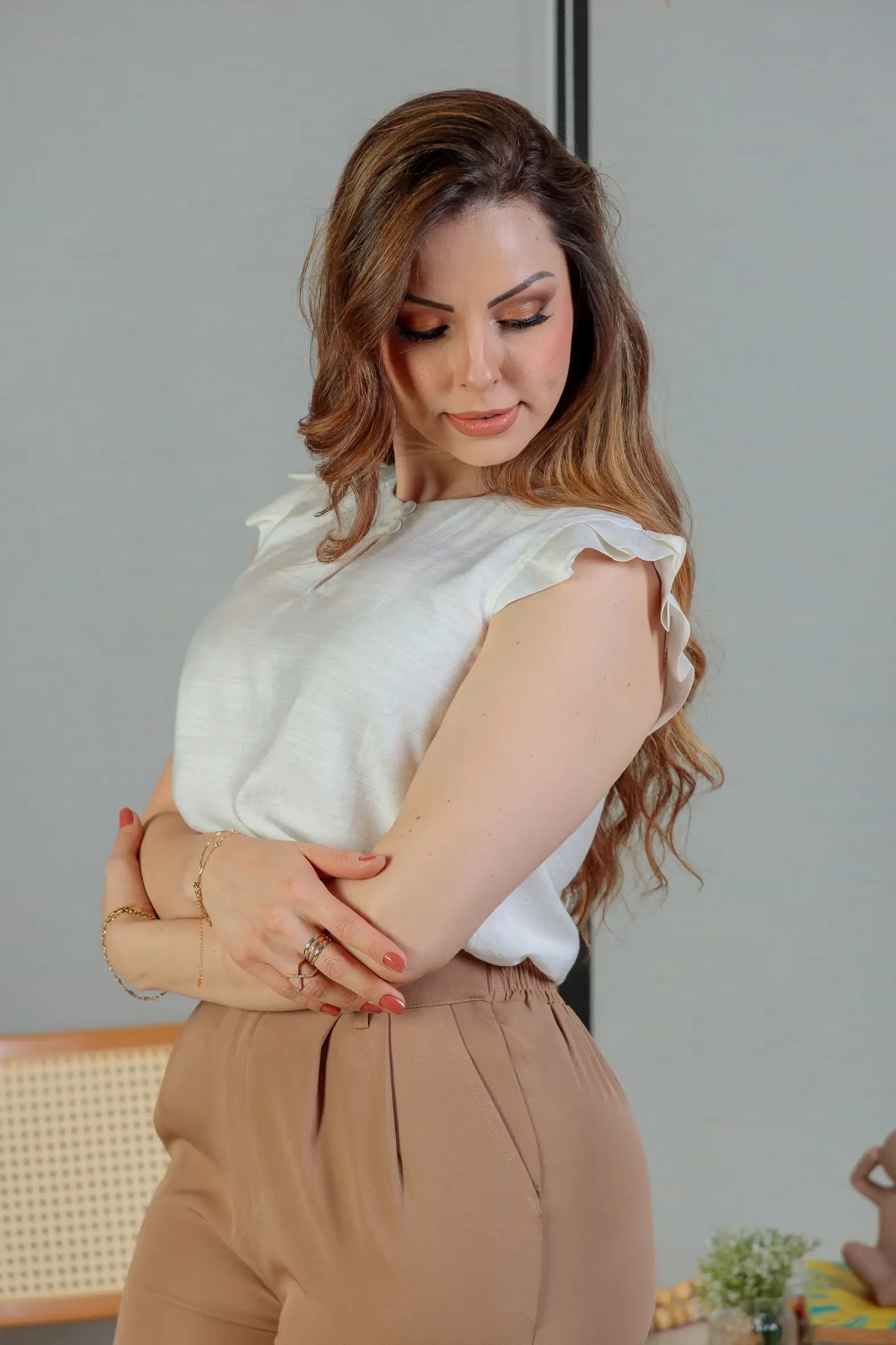 Blusa Babados Manga Detalhe Botão Visco Brise Yara Branca