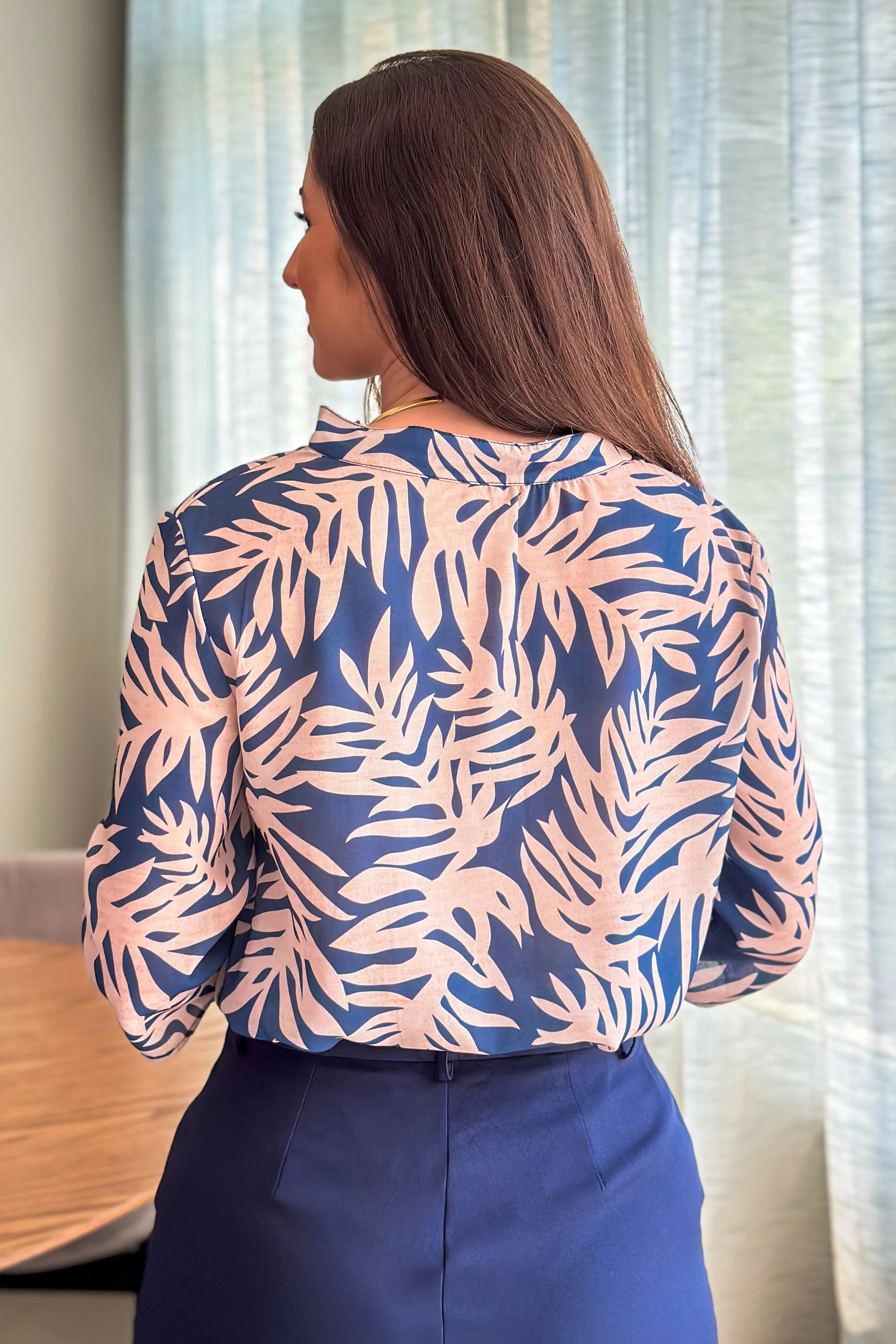 Blusa Manga 3/4 Decote "V" Deise Estampada Azul