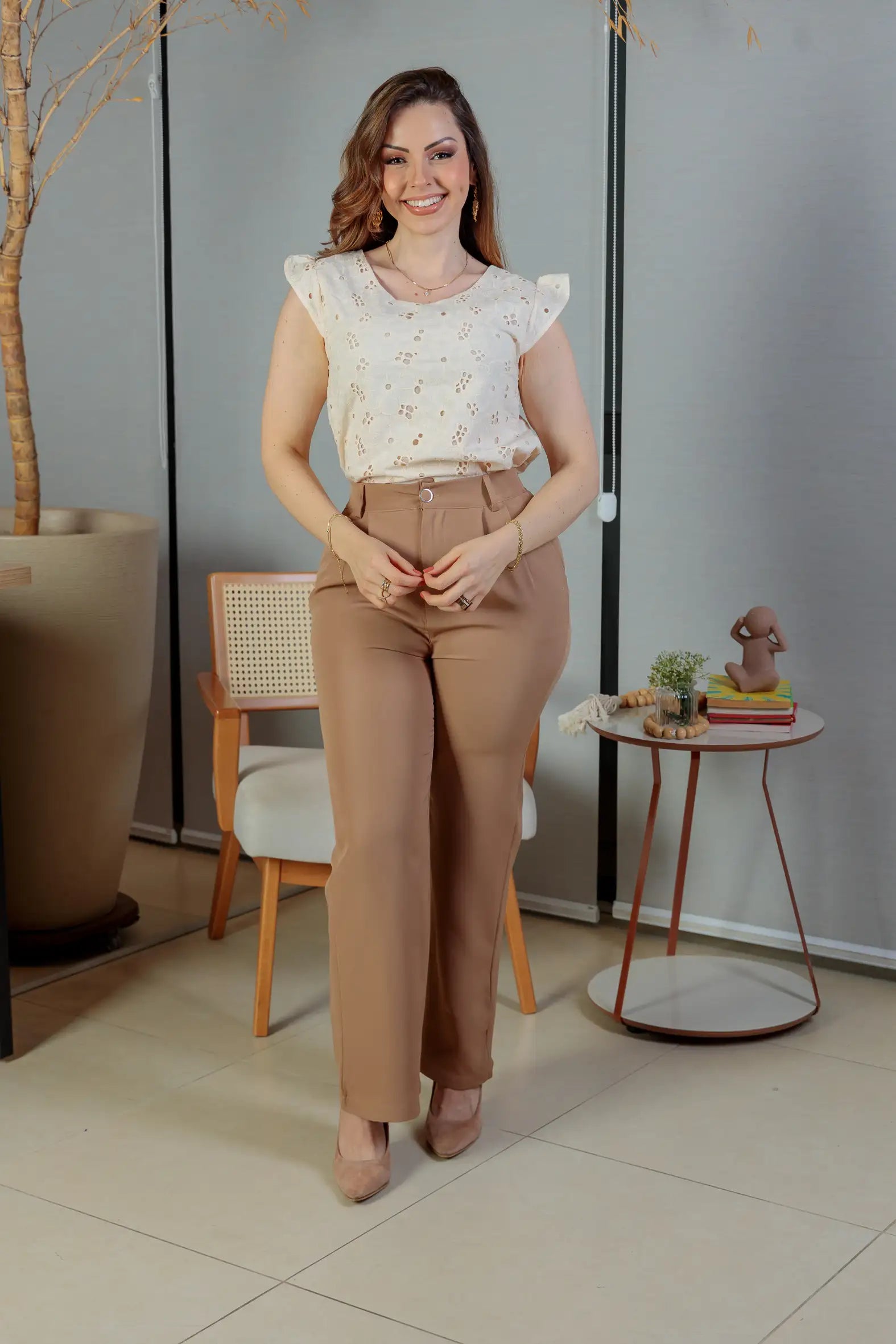 Blusa Regata Em Algodão Textura Bordada Laise Suzy Creme