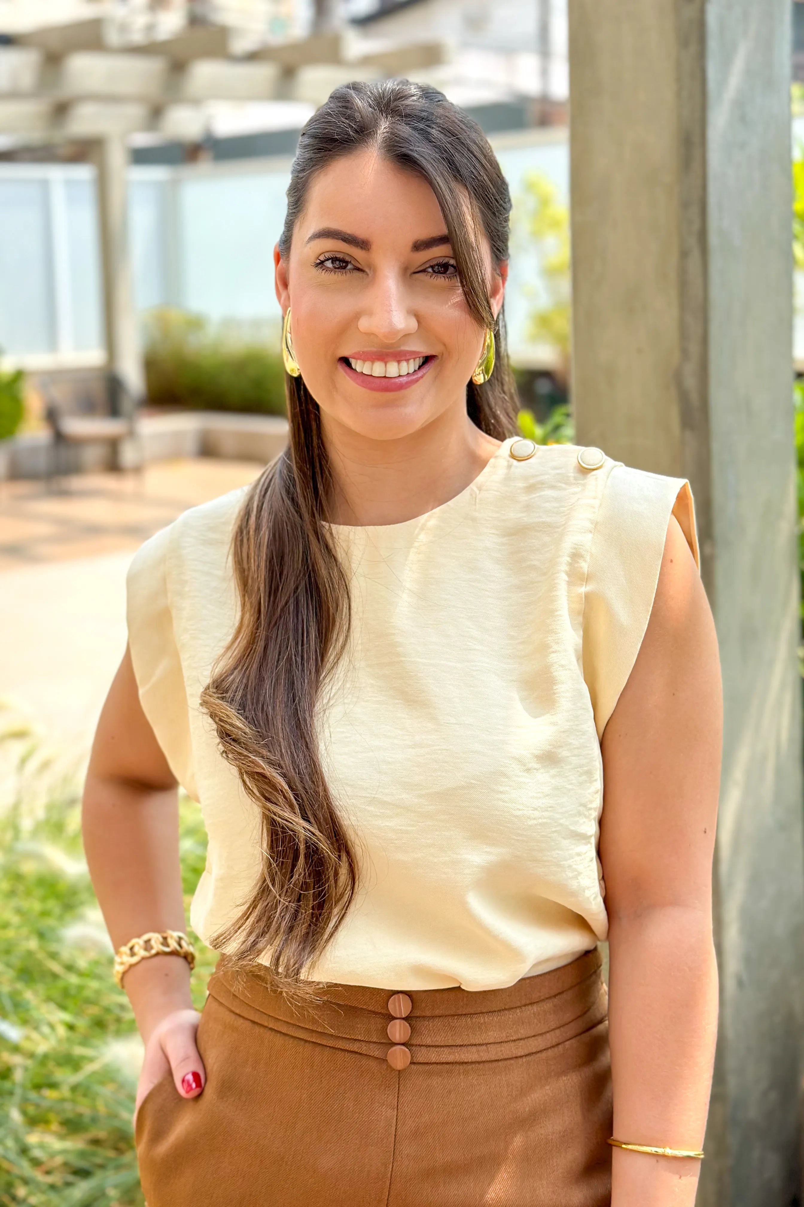 Blusa Regata Detalhe Botão Ombro Miriam Champanhe