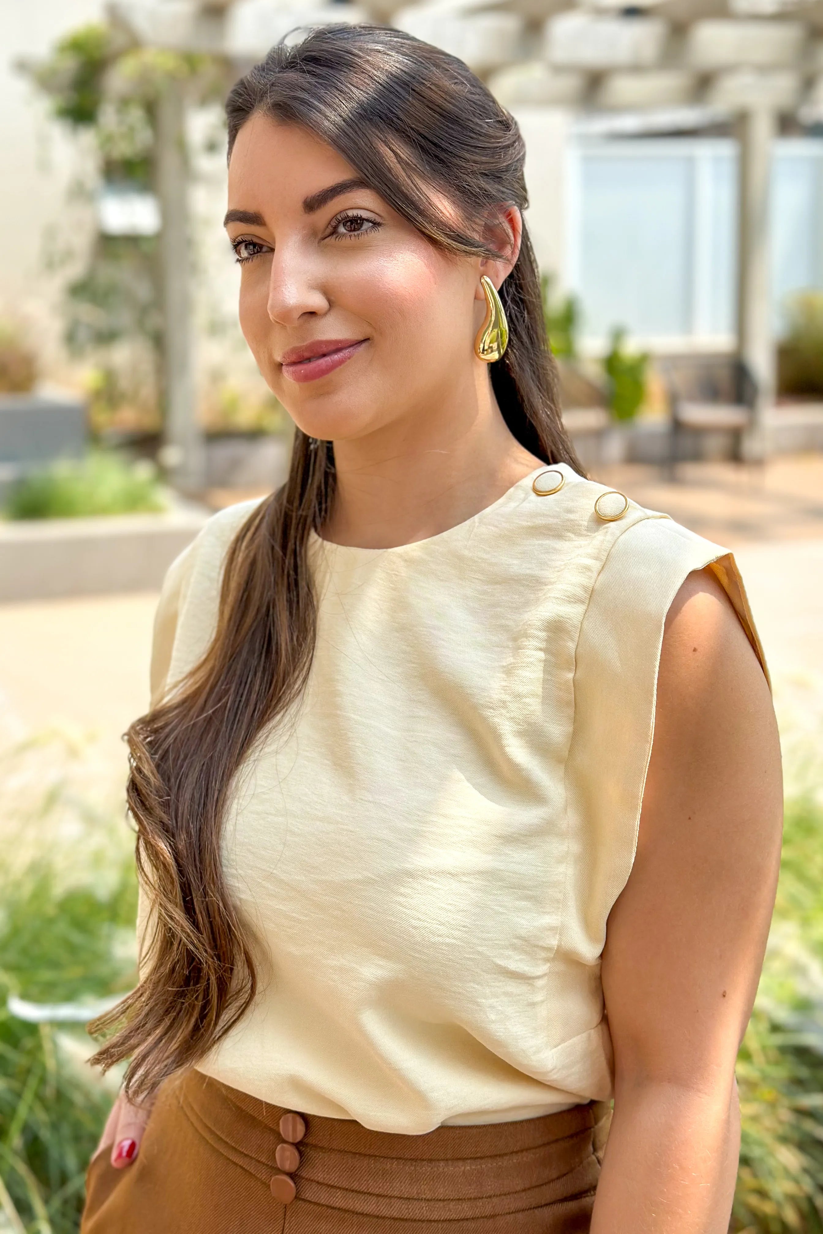 Blusa Regata Detalhe Botão Ombro Miriam Champanhe