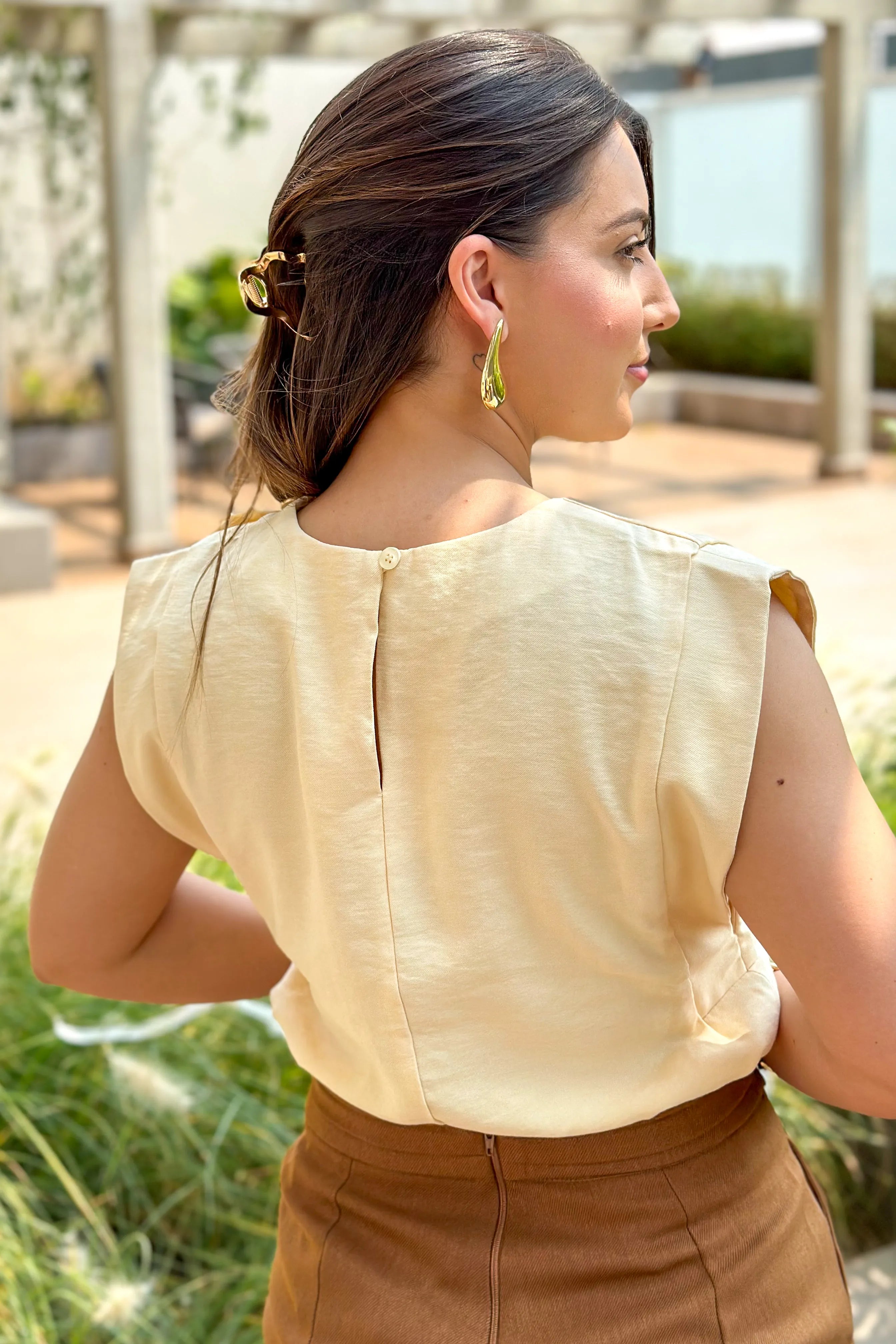 Blusa Regata Detalhe Botão Ombro Miriam Champanhe