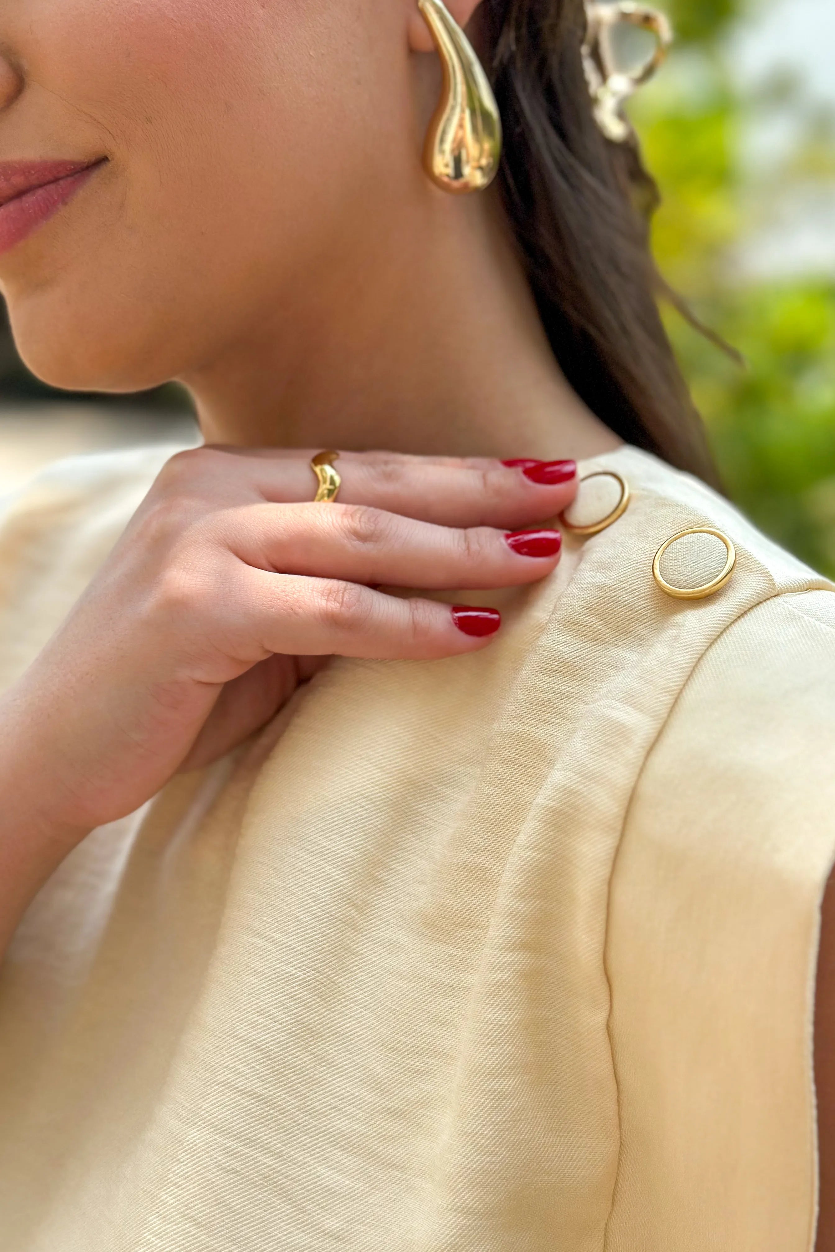 Blusa Regata Detalhe Botão Ombro Miriam Champanhe