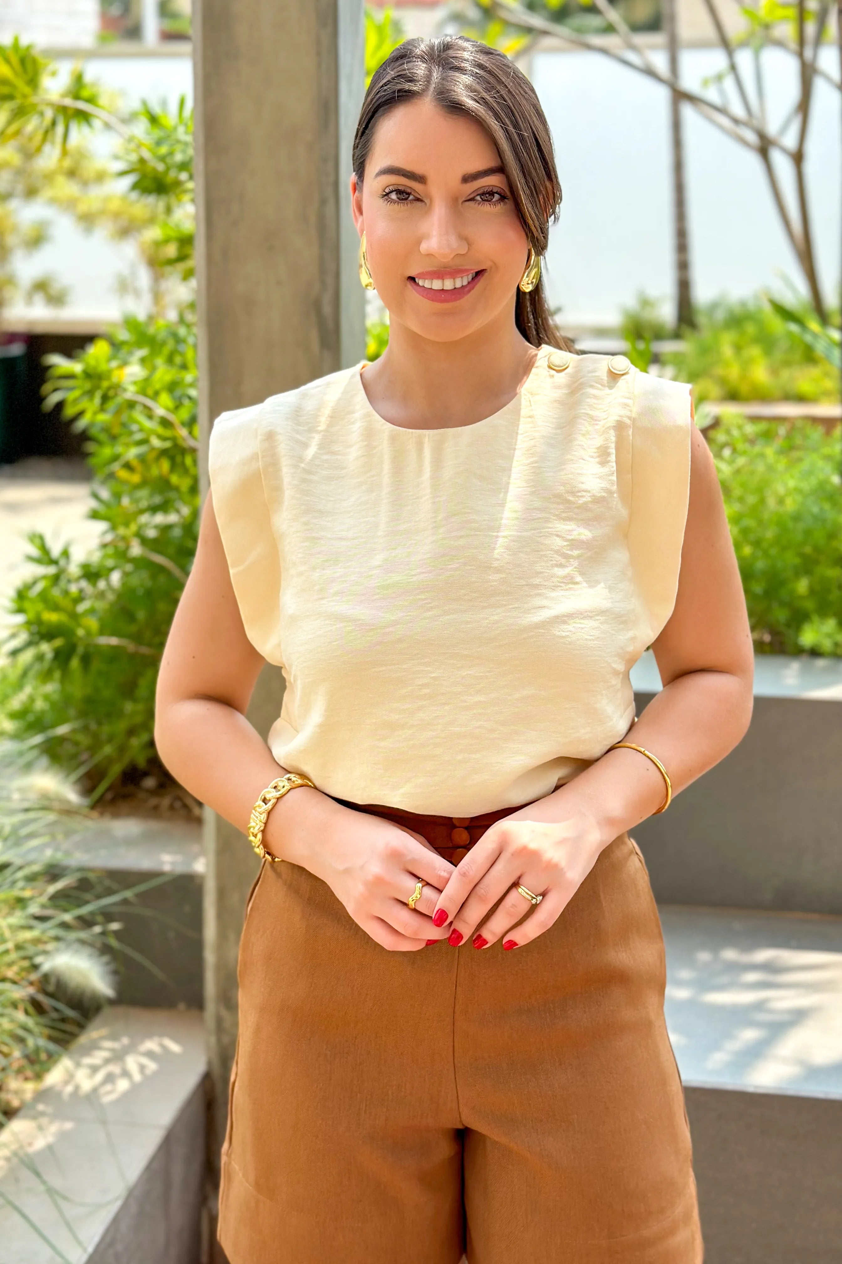 Blusa Regata Detalhe Botão Ombro Miriam Champanhe