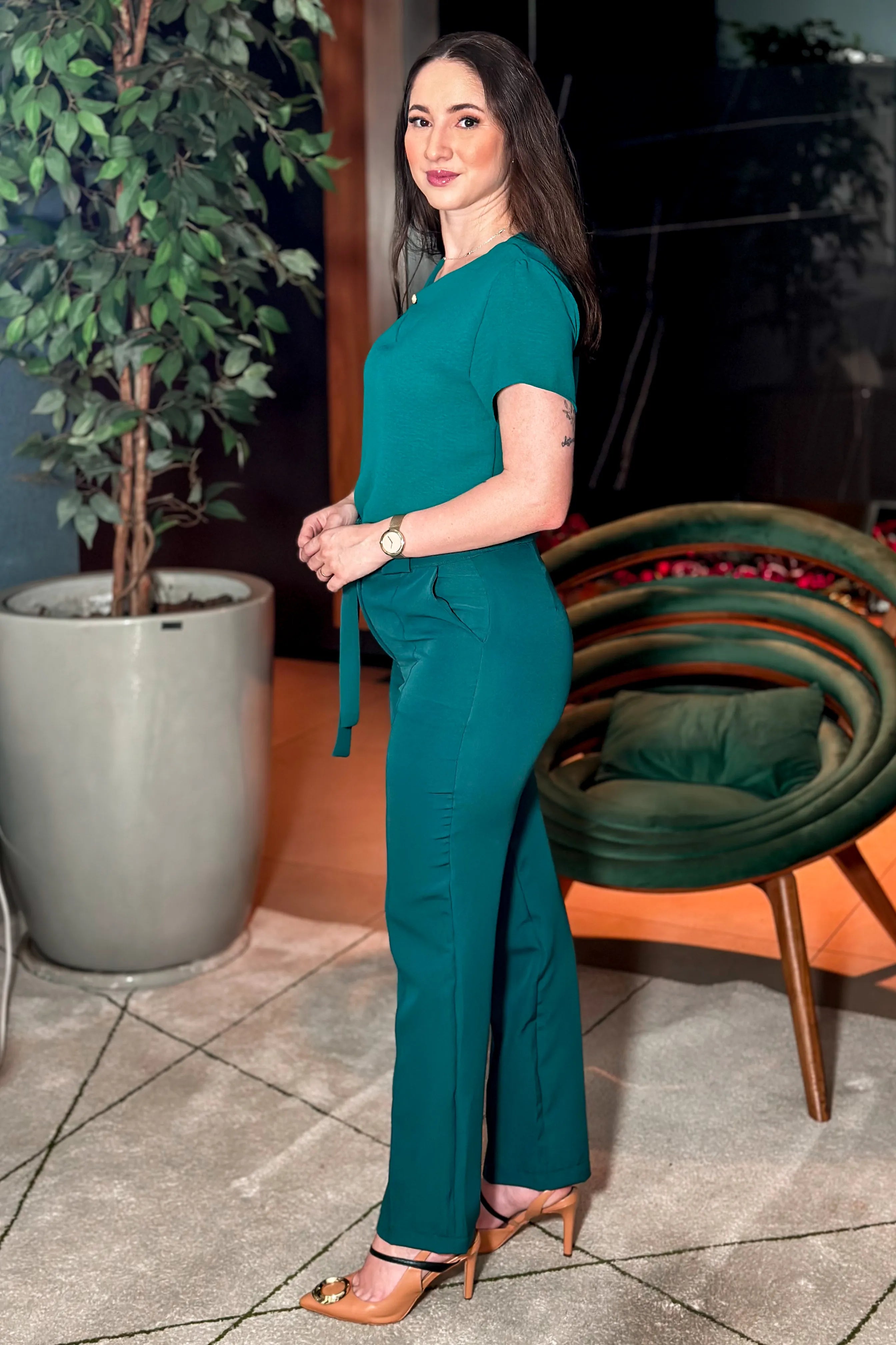 Blusa Decote Assimétrico Detalhe Botão Luana Verde Petróleo
