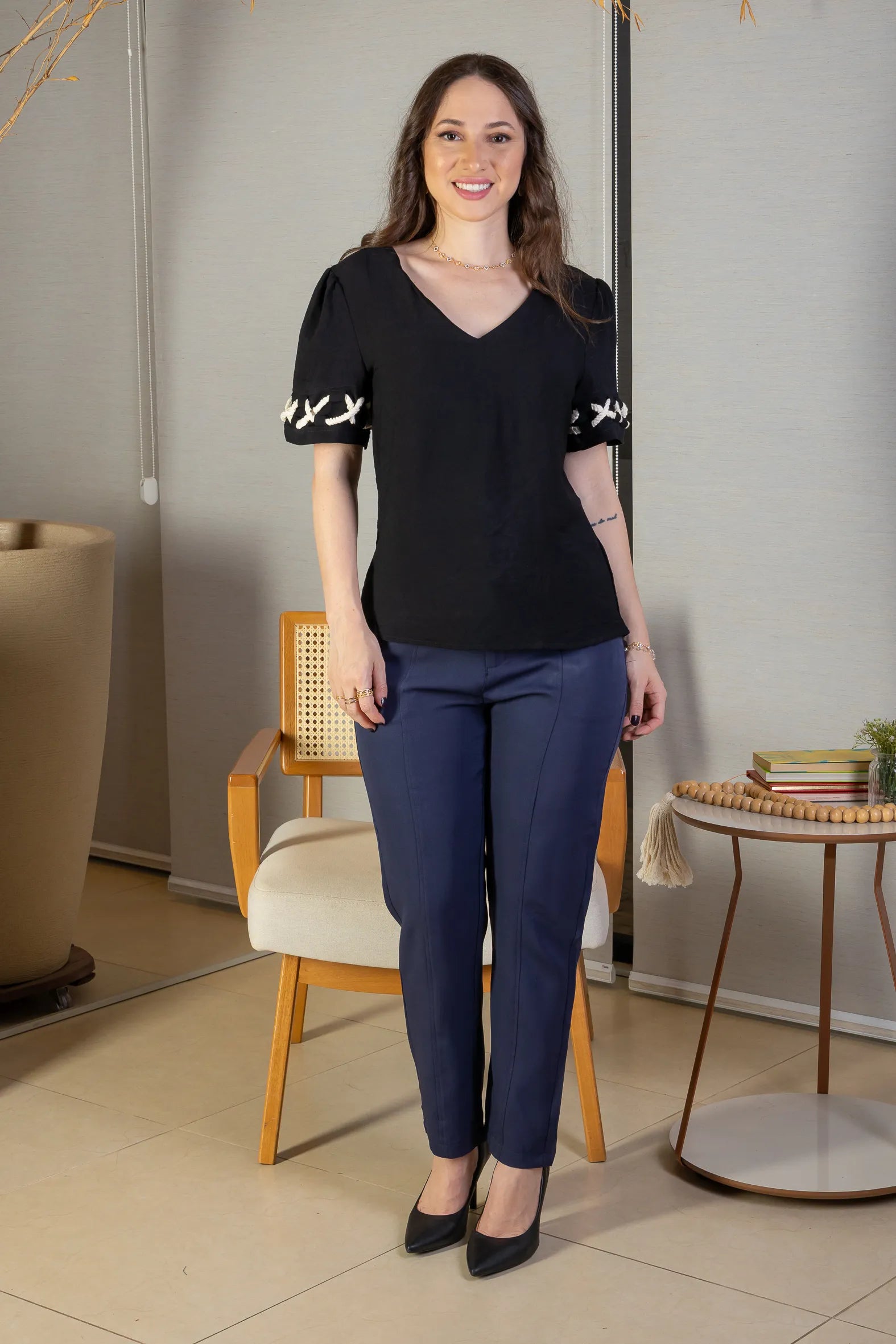 Blusa Manga Curta Detalhe Trançado Visco Nature Dira Paes Preta