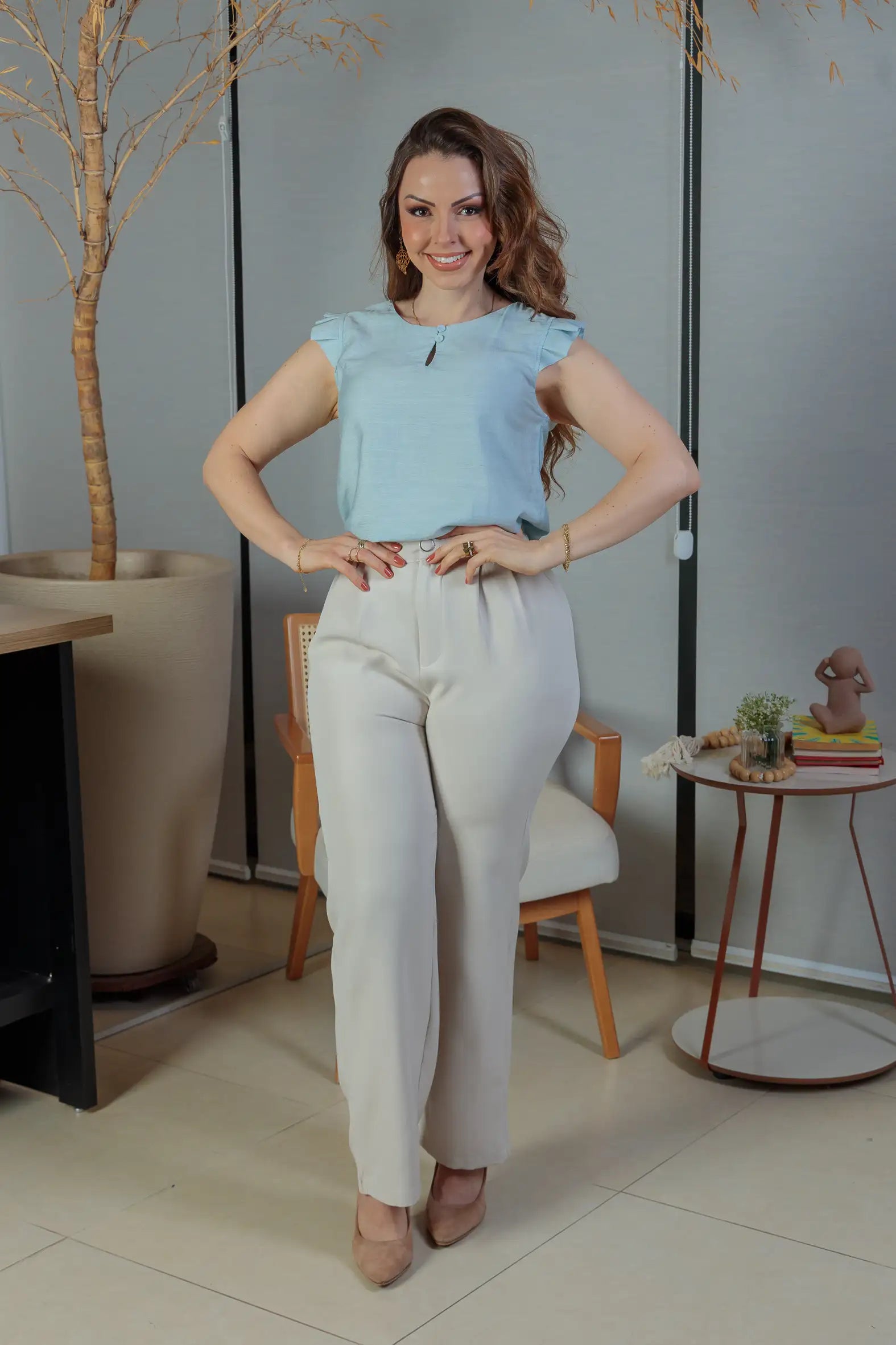 Blusa Babados Manga Detalhe Botão Visco Brise Yara Azul