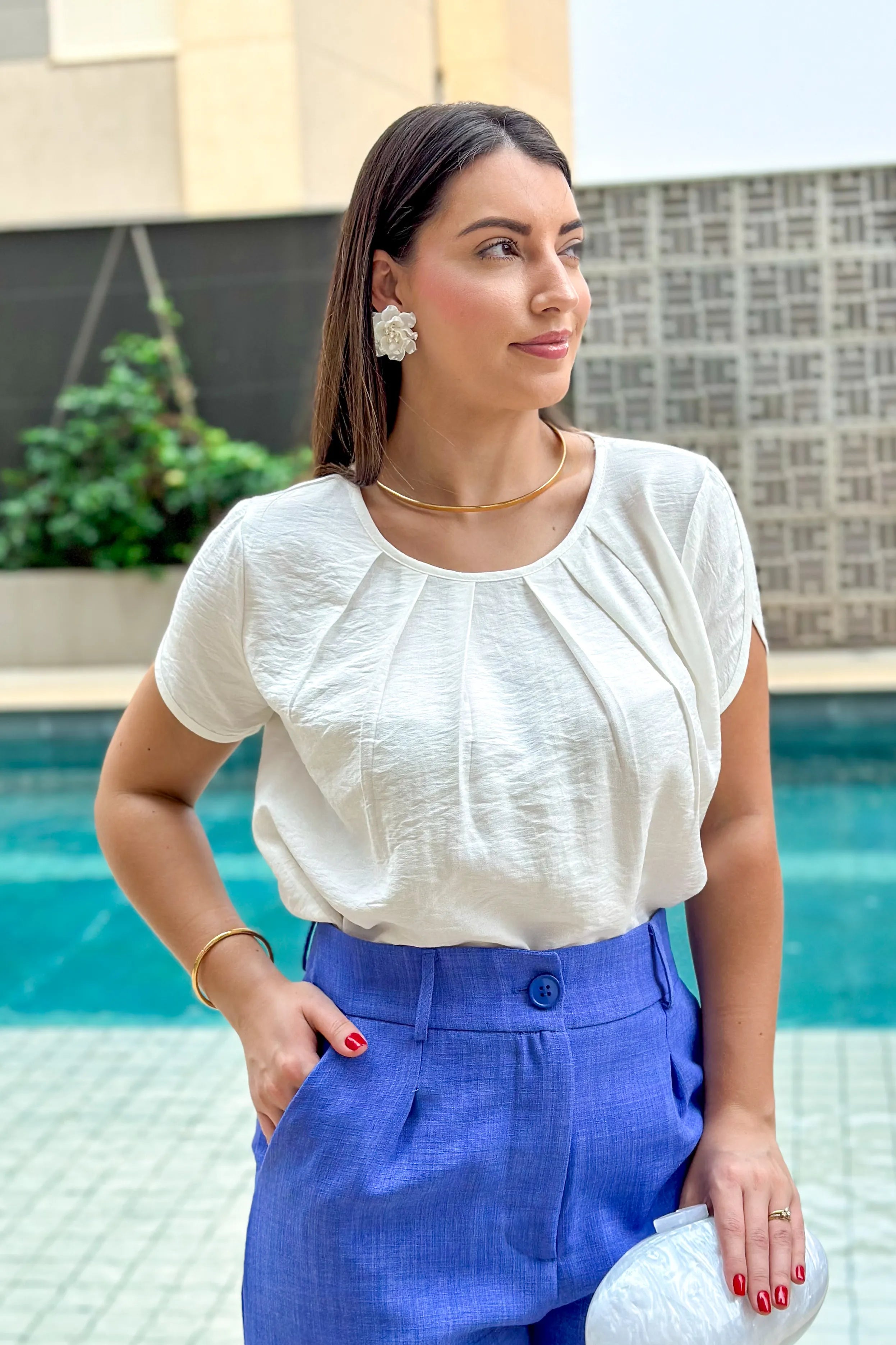 Blusa Manga Curta Detalhe Pregas Colo Caroline Branca