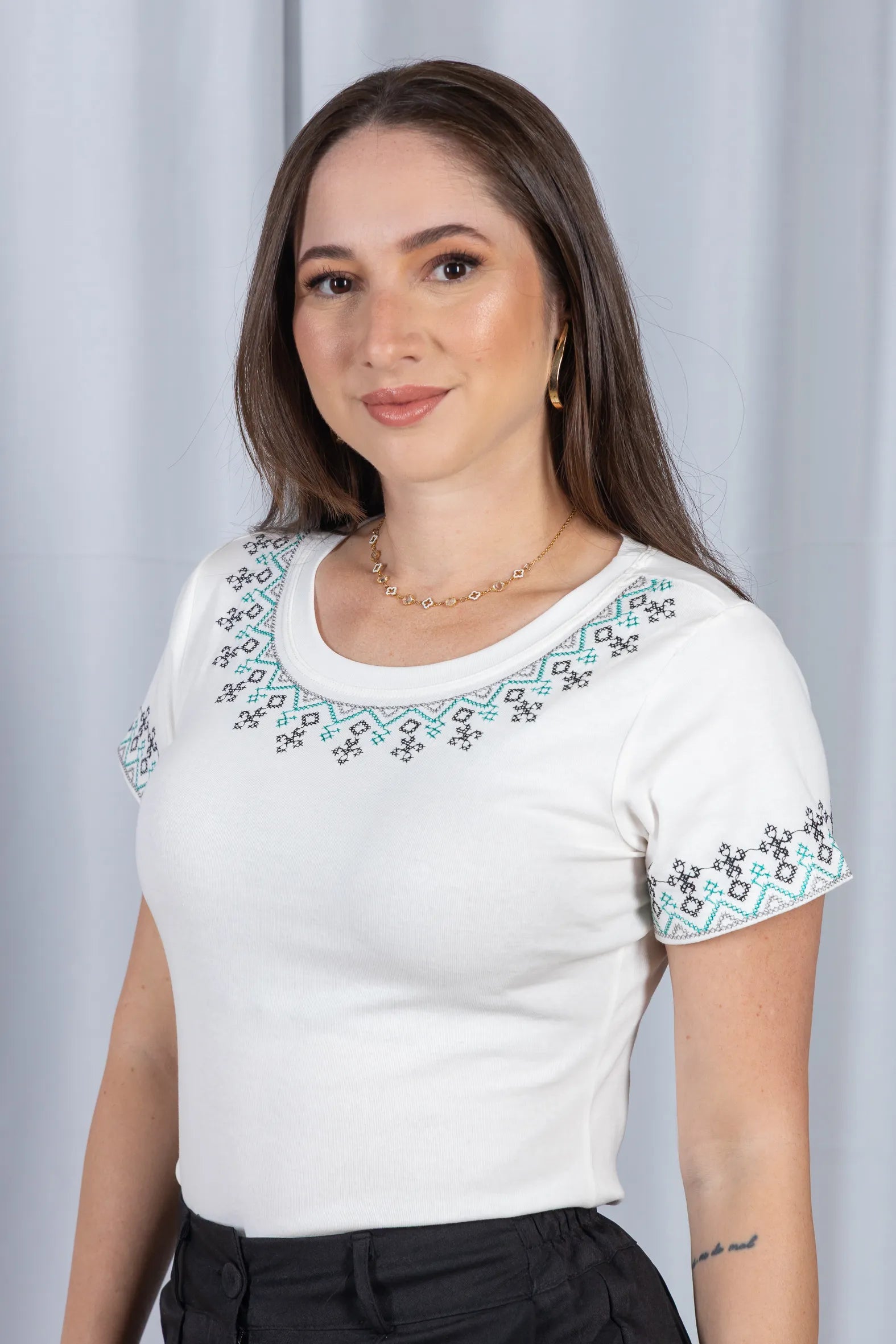 Blusa Manga Curta Cotton Lycra Detalhes Bordados Marina Branca