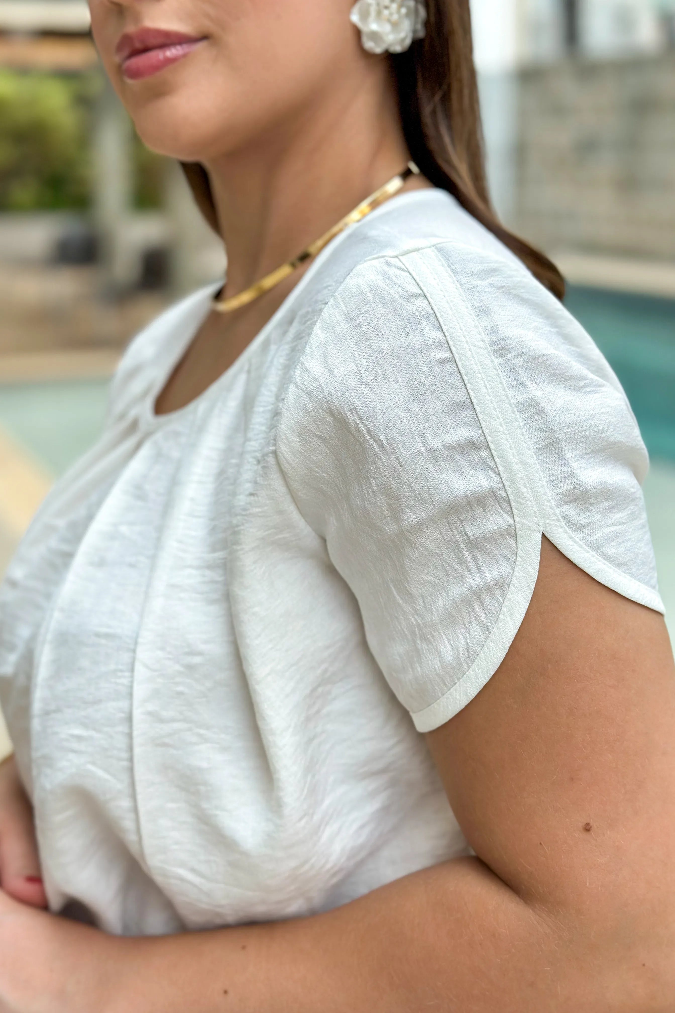 Blusa Manga Curta Detalhe Pregas Colo Caroline Branca