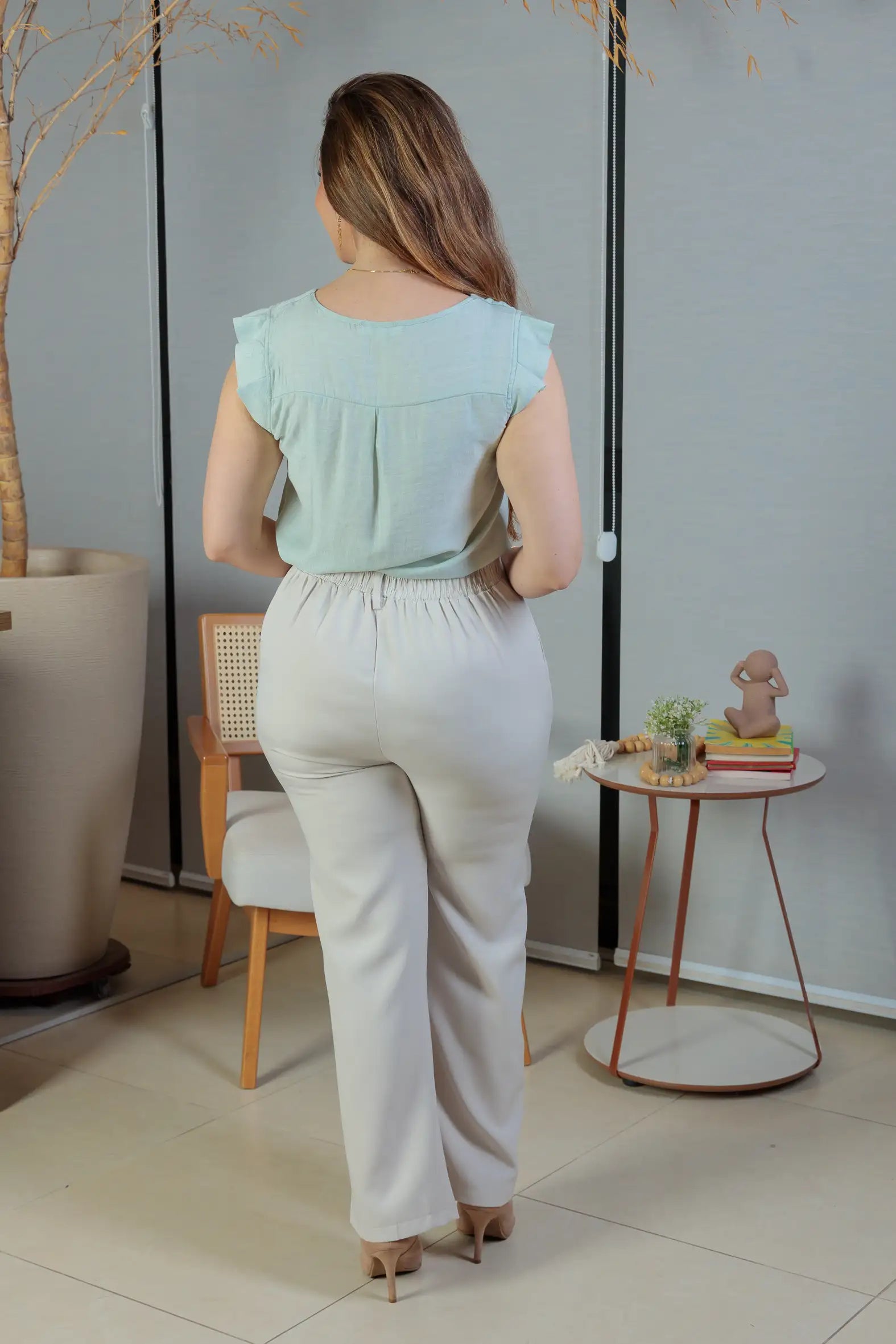 Blusa Babados Manga Detalhe Botão Visco Brise Yara Verde