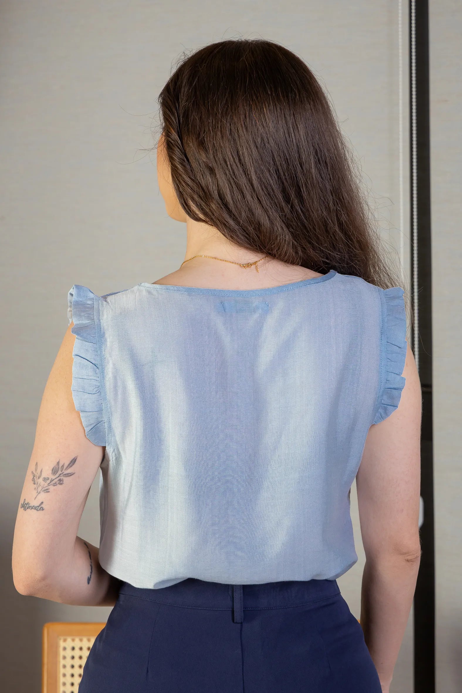Blusa Regata Detalhe Laços Poli-Linho Sandy Lima Azul