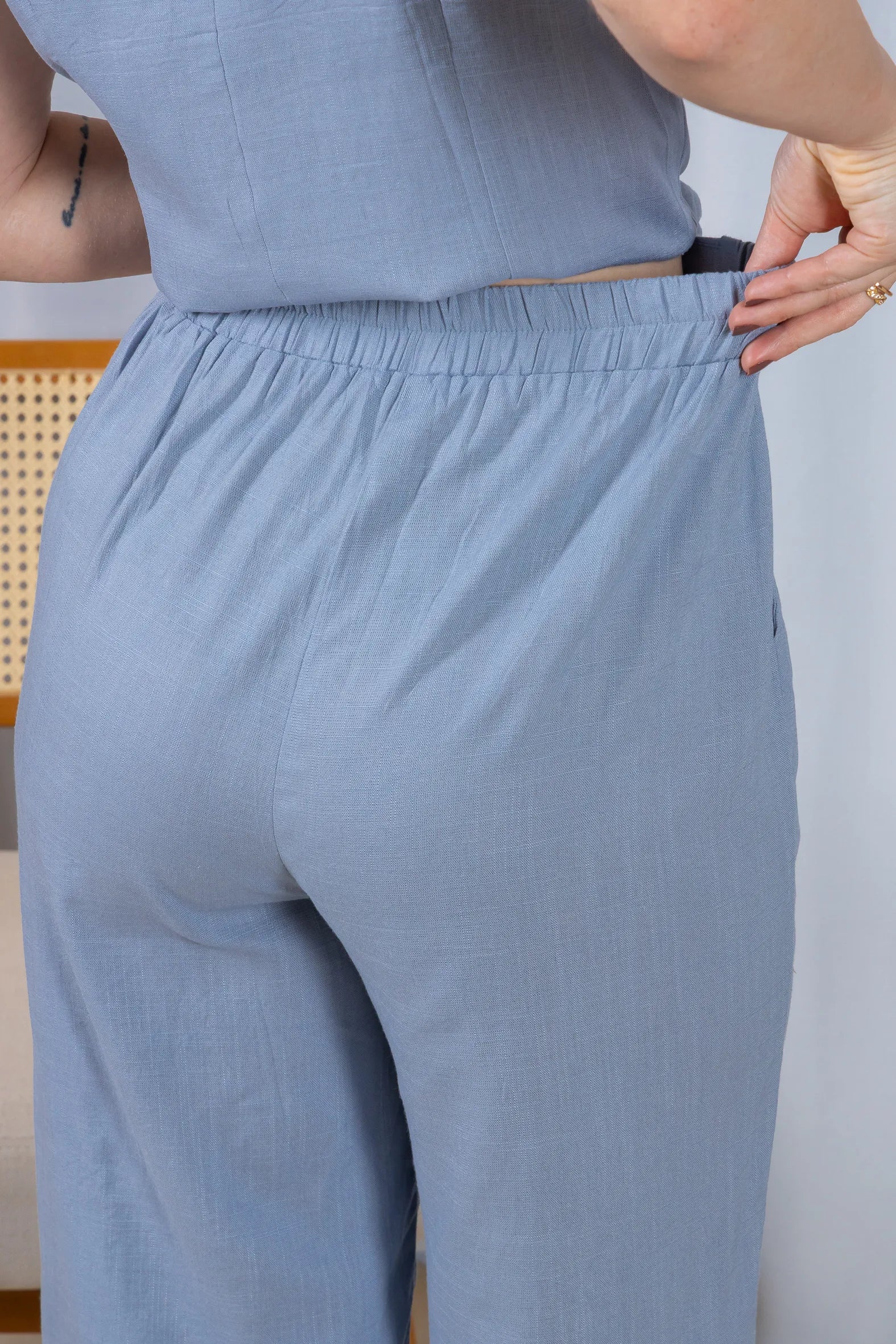 Calça Pantalona Cós com Elástico Visco Linho Flávia Azul