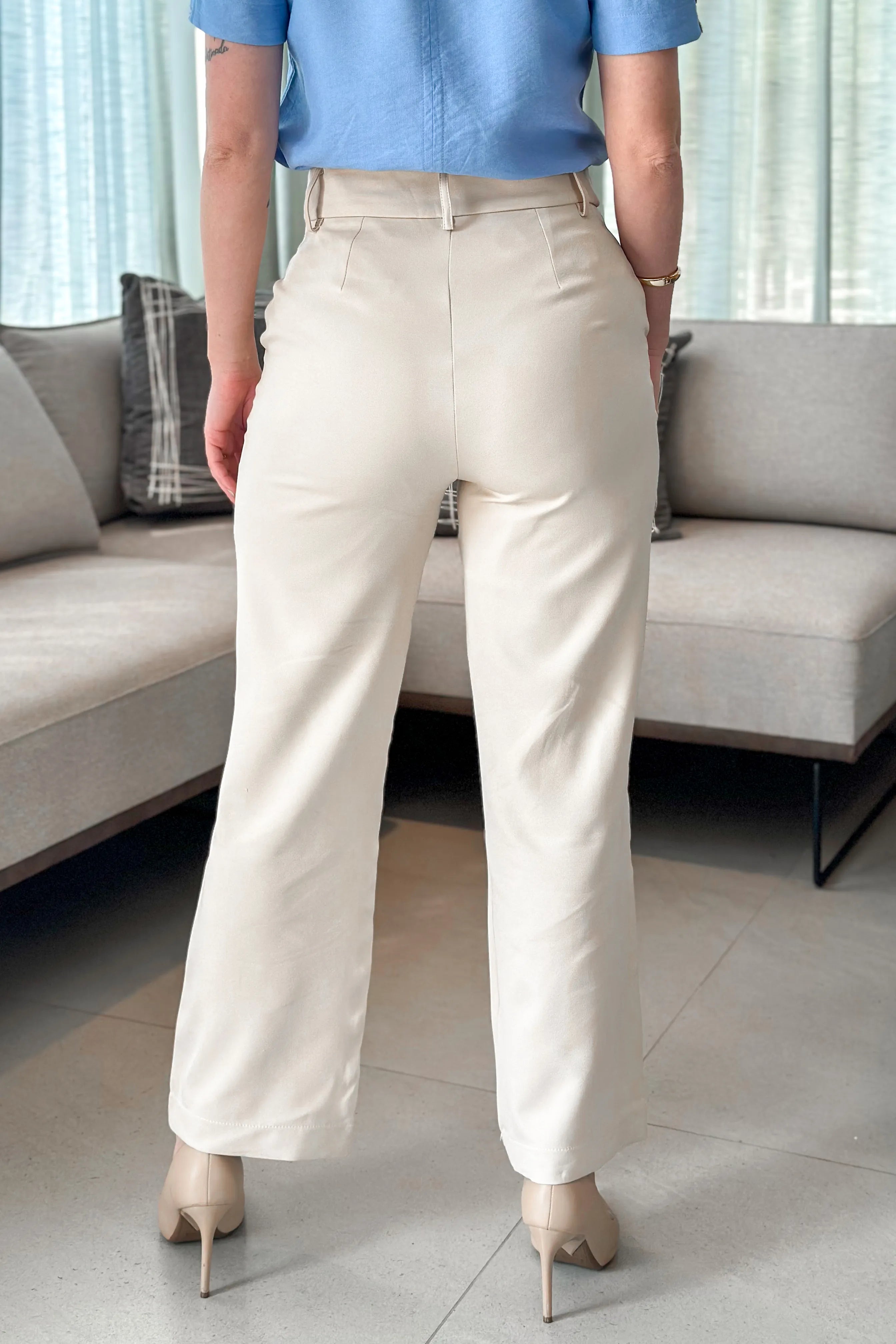 Calça Pantalona Corte Reto Maitê Bege