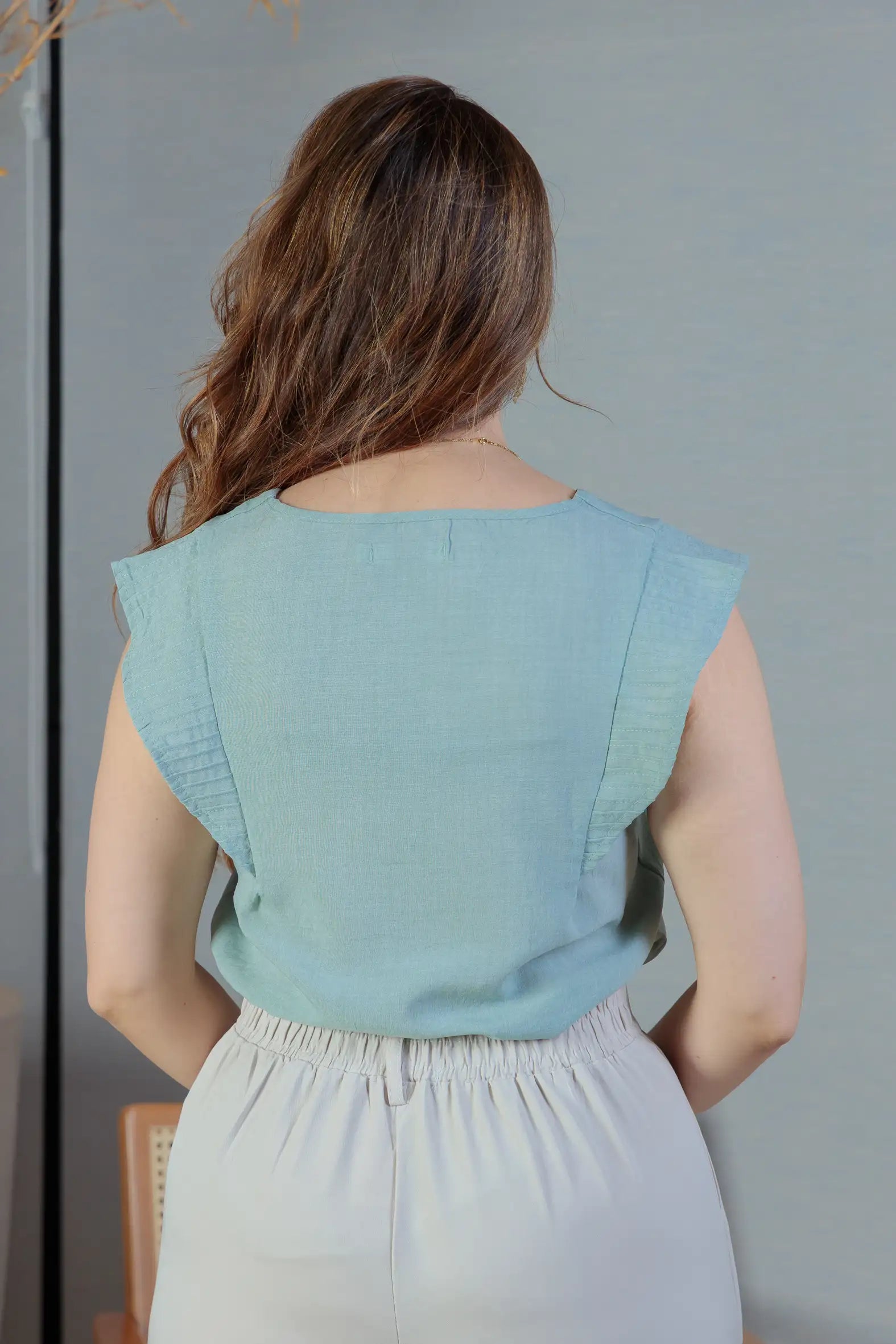 Blusa Regata Detalhe Babado Maísa Visco Essenza Verde