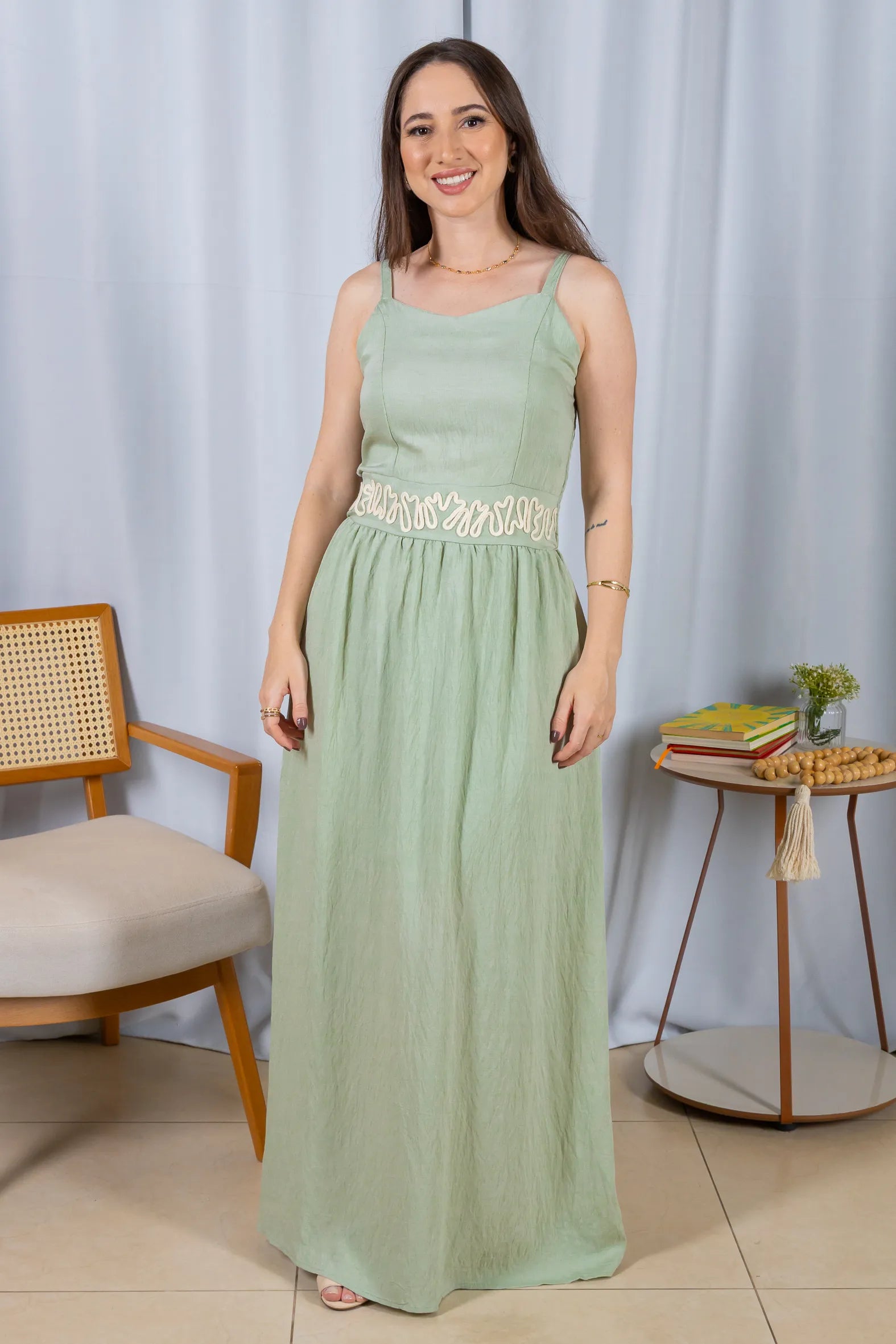 Vestido Midi Alças Detalhe Bordado Crepe Brise Lorena Verde
