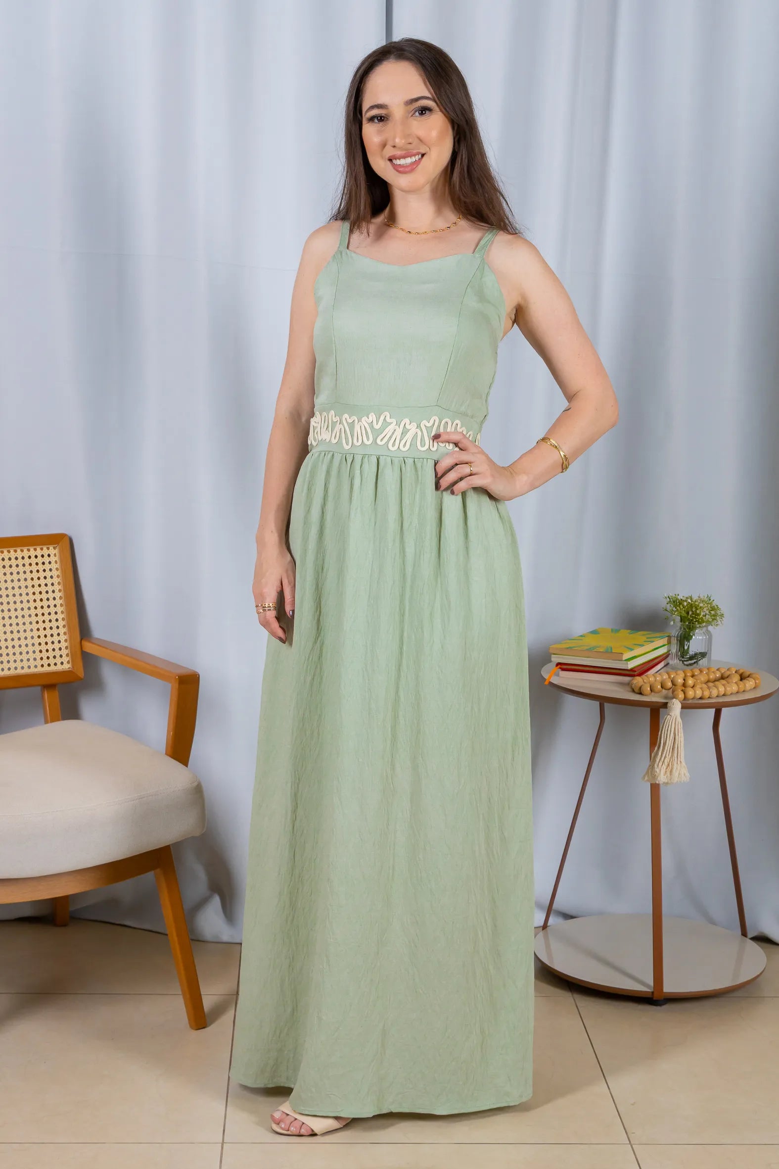 Vestido Midi Alças Detalhe Bordado Crepe Brise Lorena Verde